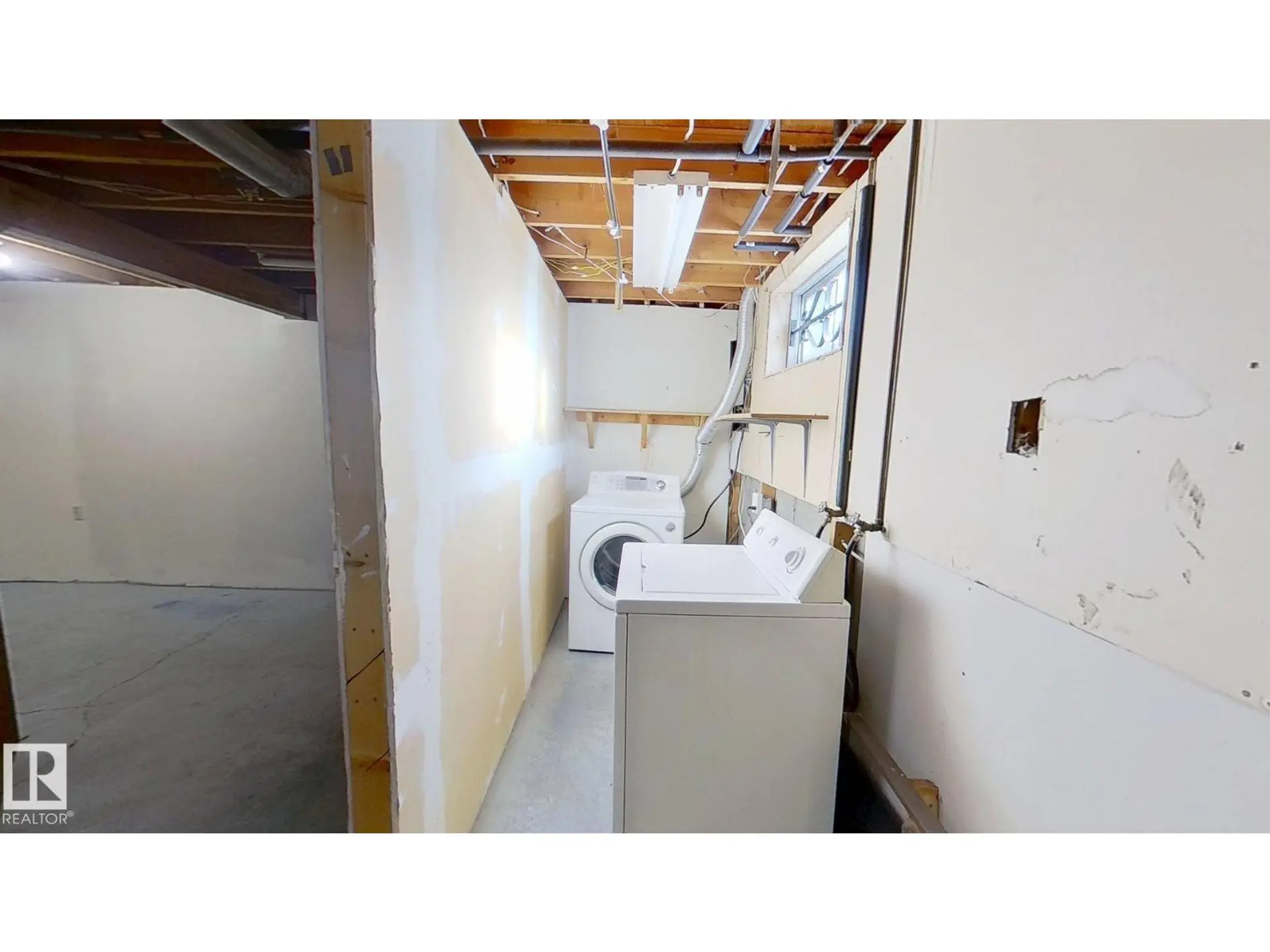 #59 7604 29 AV NW - Image 16