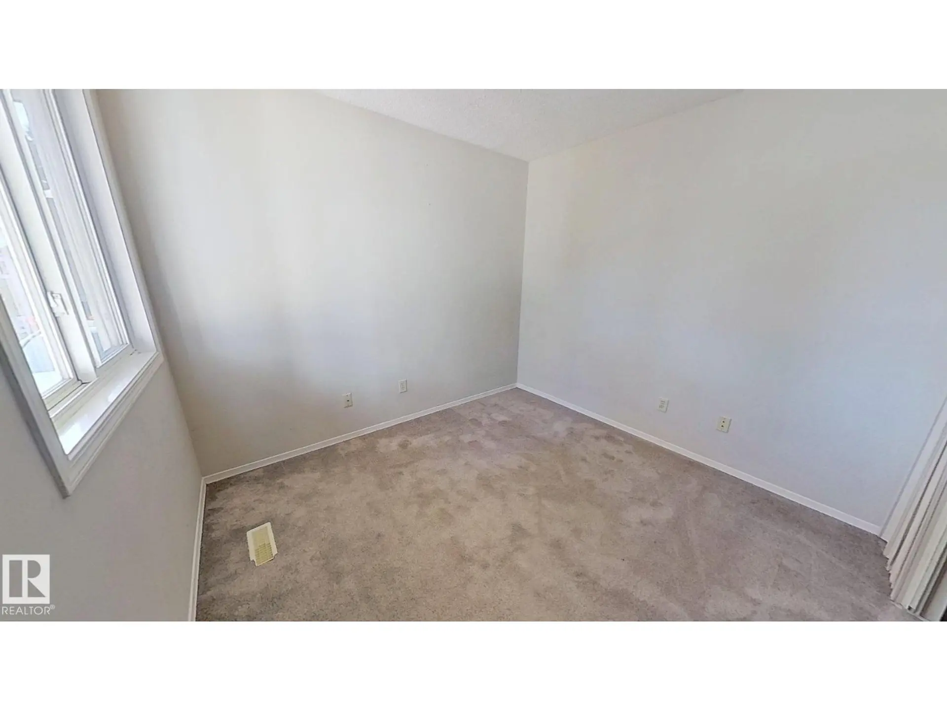 #59 7604 29 AV NW - Image 7