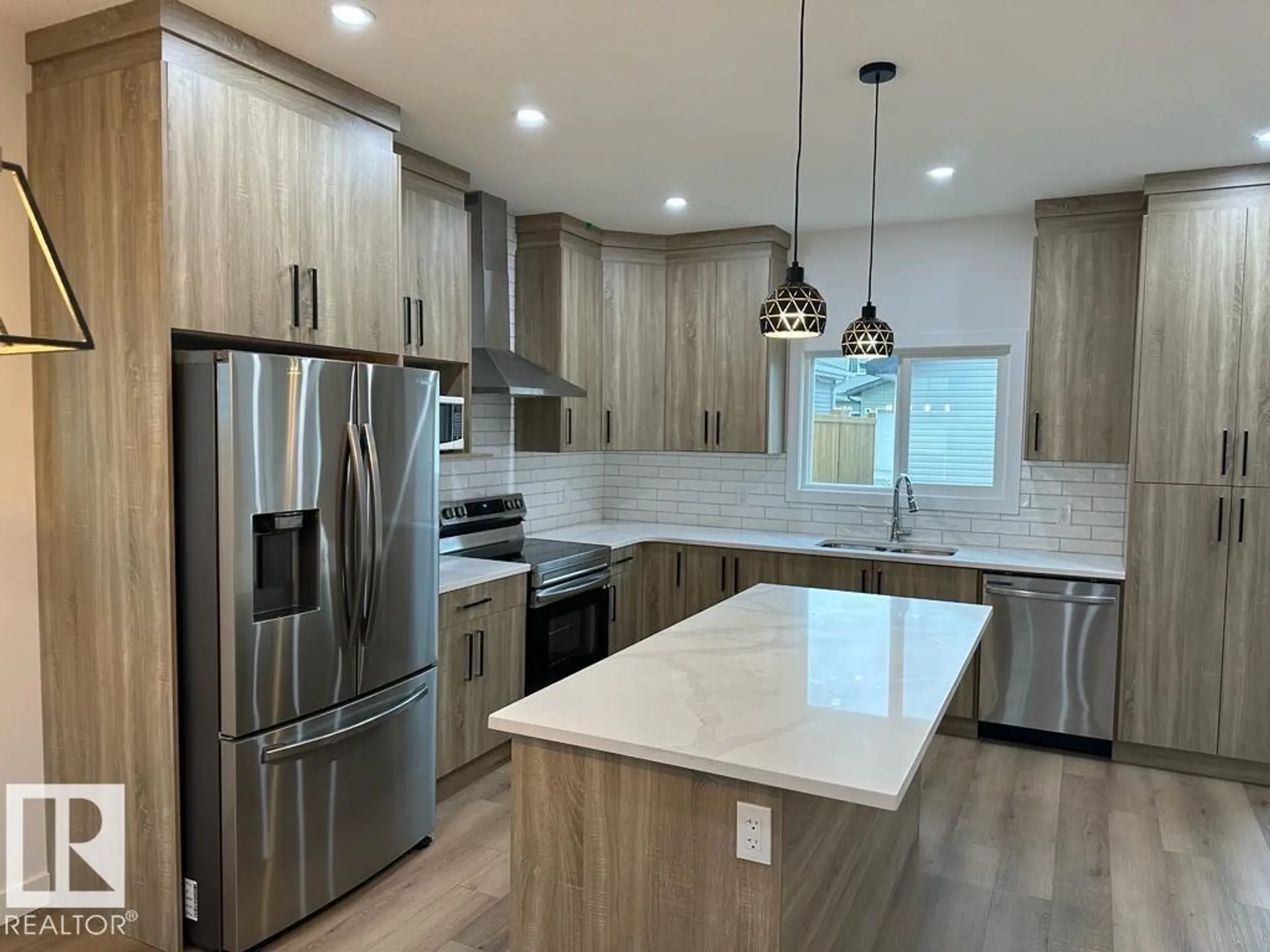 6079 180 AV NW - Image 4