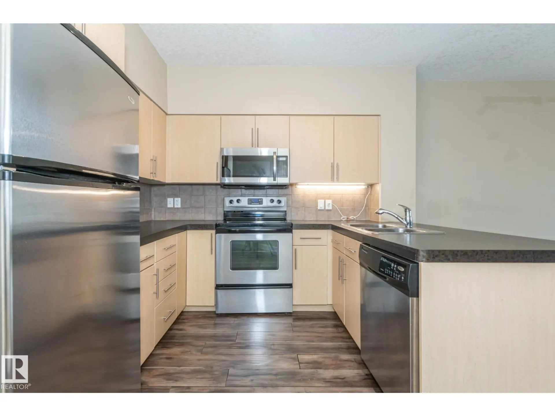 #904 10136 104 ST NW NW - Image 10