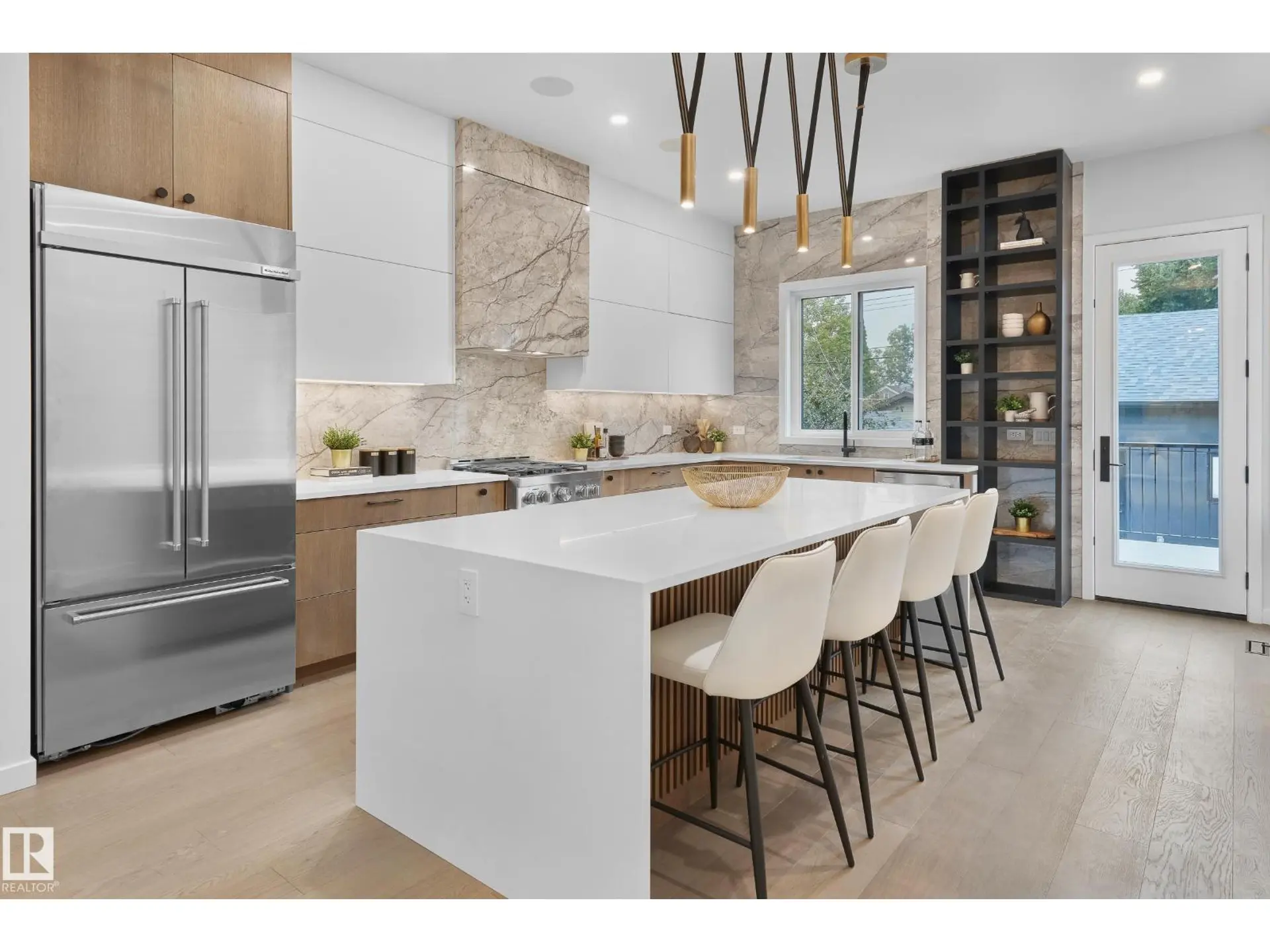 8318 120 ST NW - Image 8