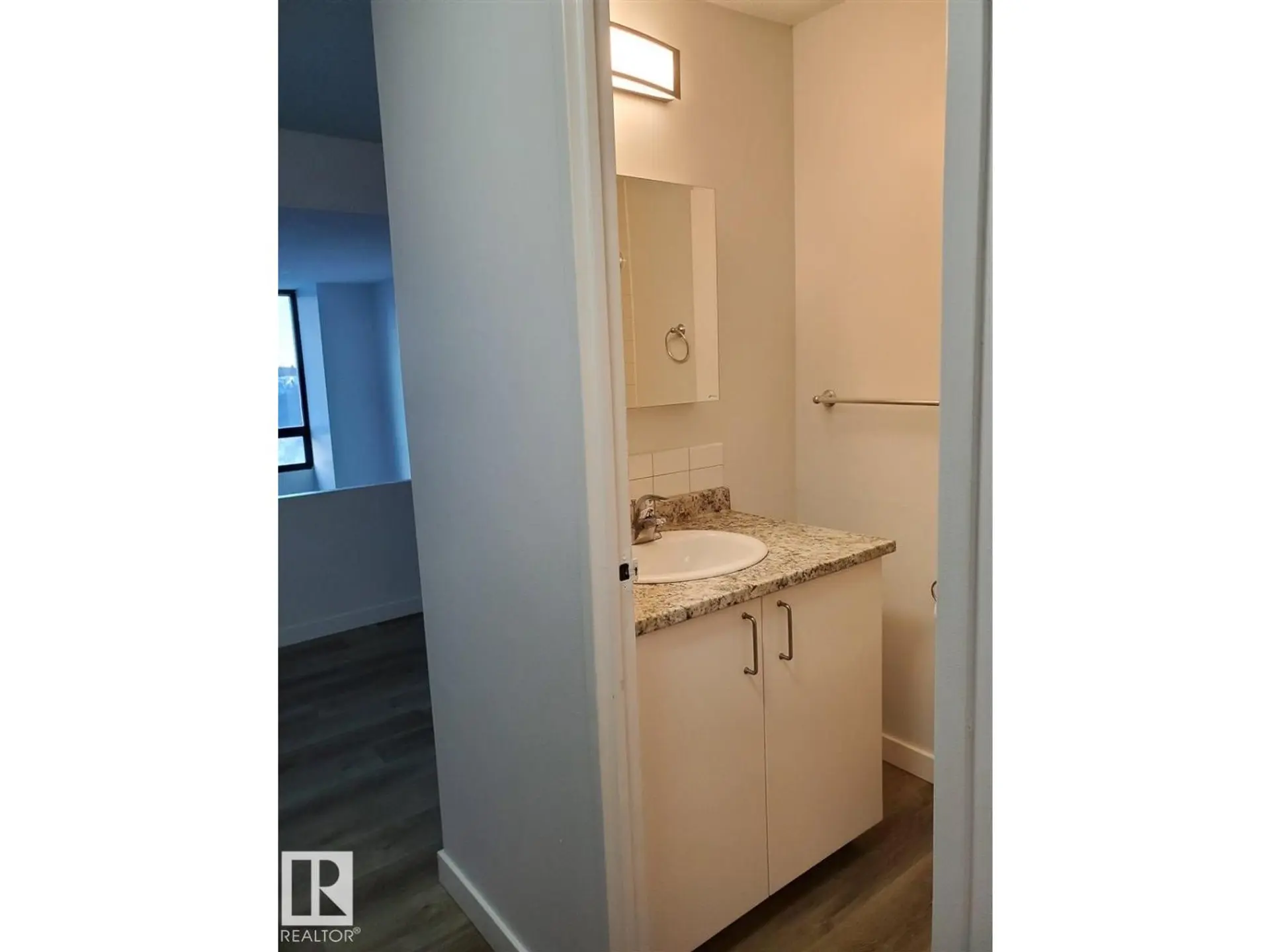#614 10160 114 ST NW - Image 7