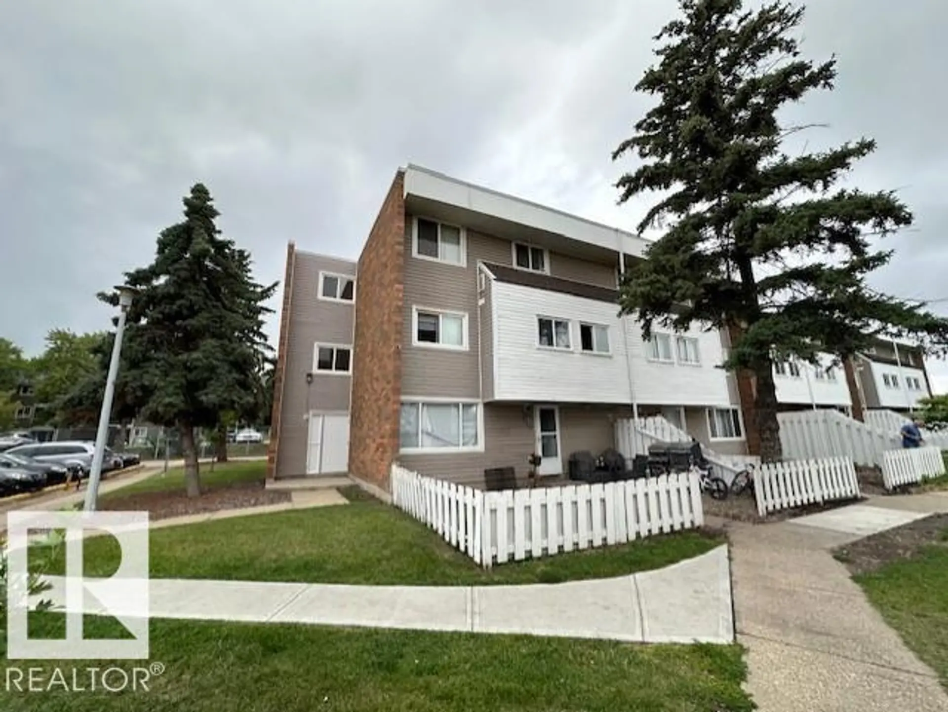#512 2908 116A AV NW - Image 5