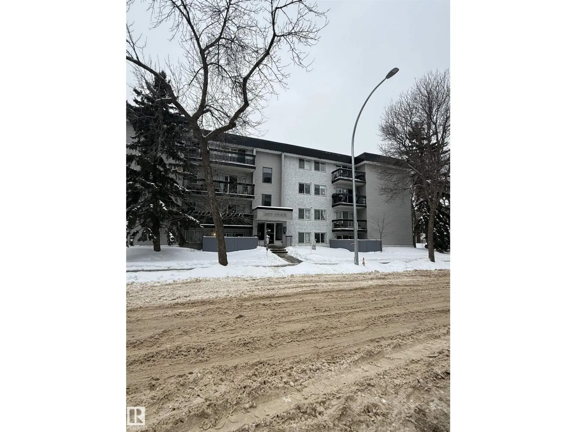 #425 11217 103 AV NW - Image 1