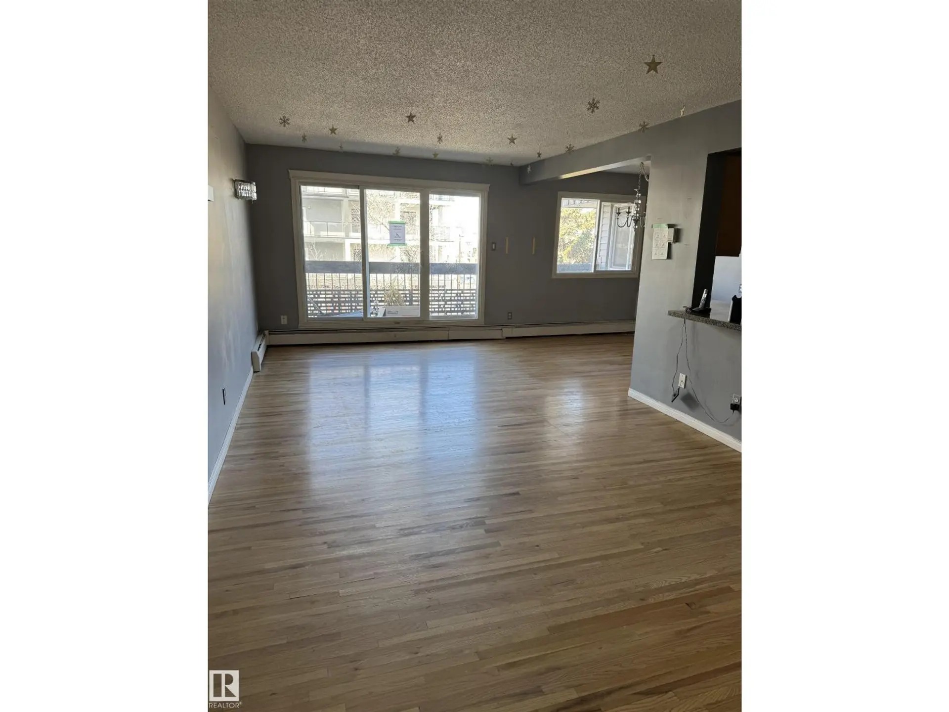 #425 11217 103 AV NW - Image 2