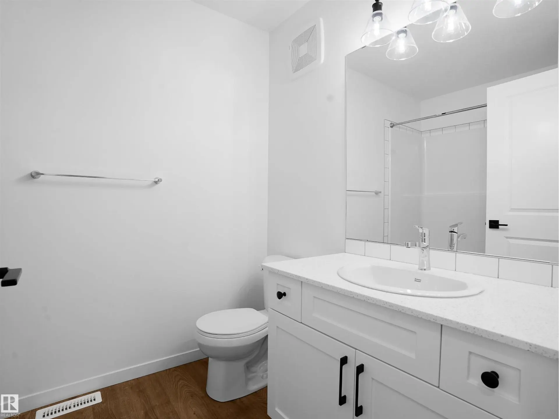 2 18640 18 AV NW - Image 14