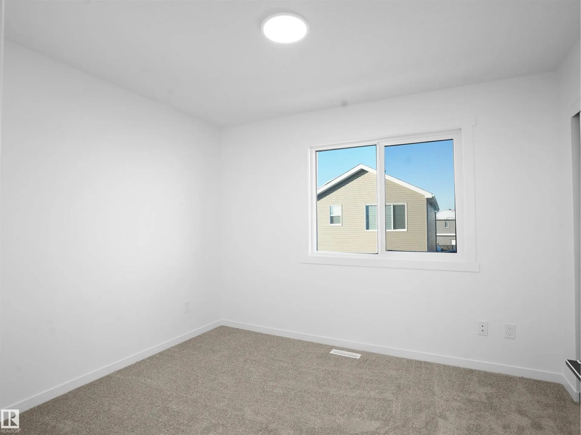 2 18640 18 AV NW - Image 15