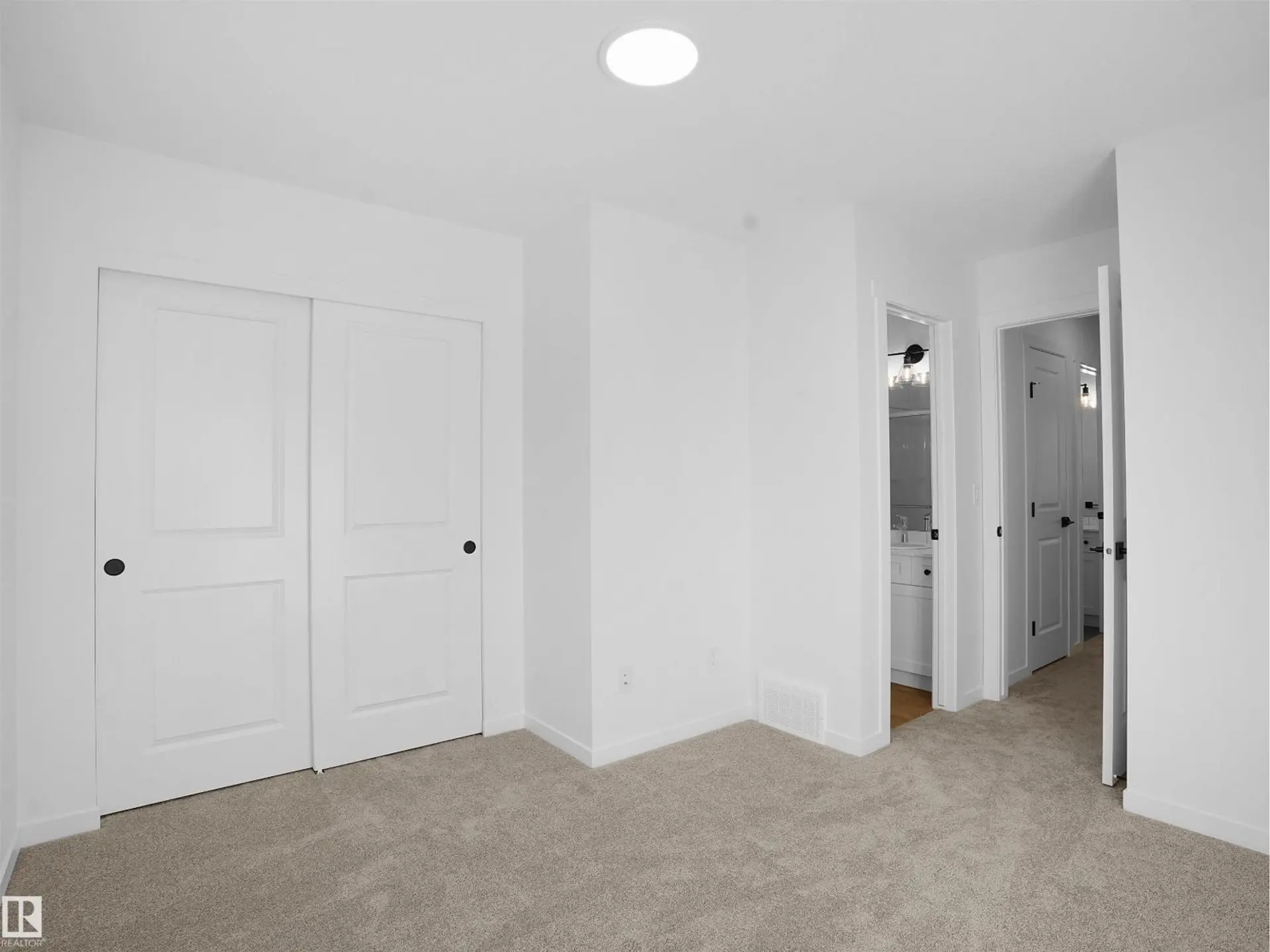 2 18640 18 AV NW - Image 20