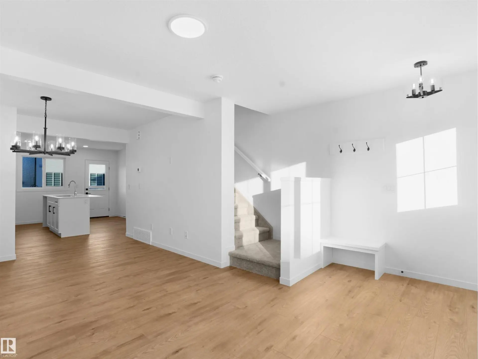 2 18640 18 AV NW - Image 3