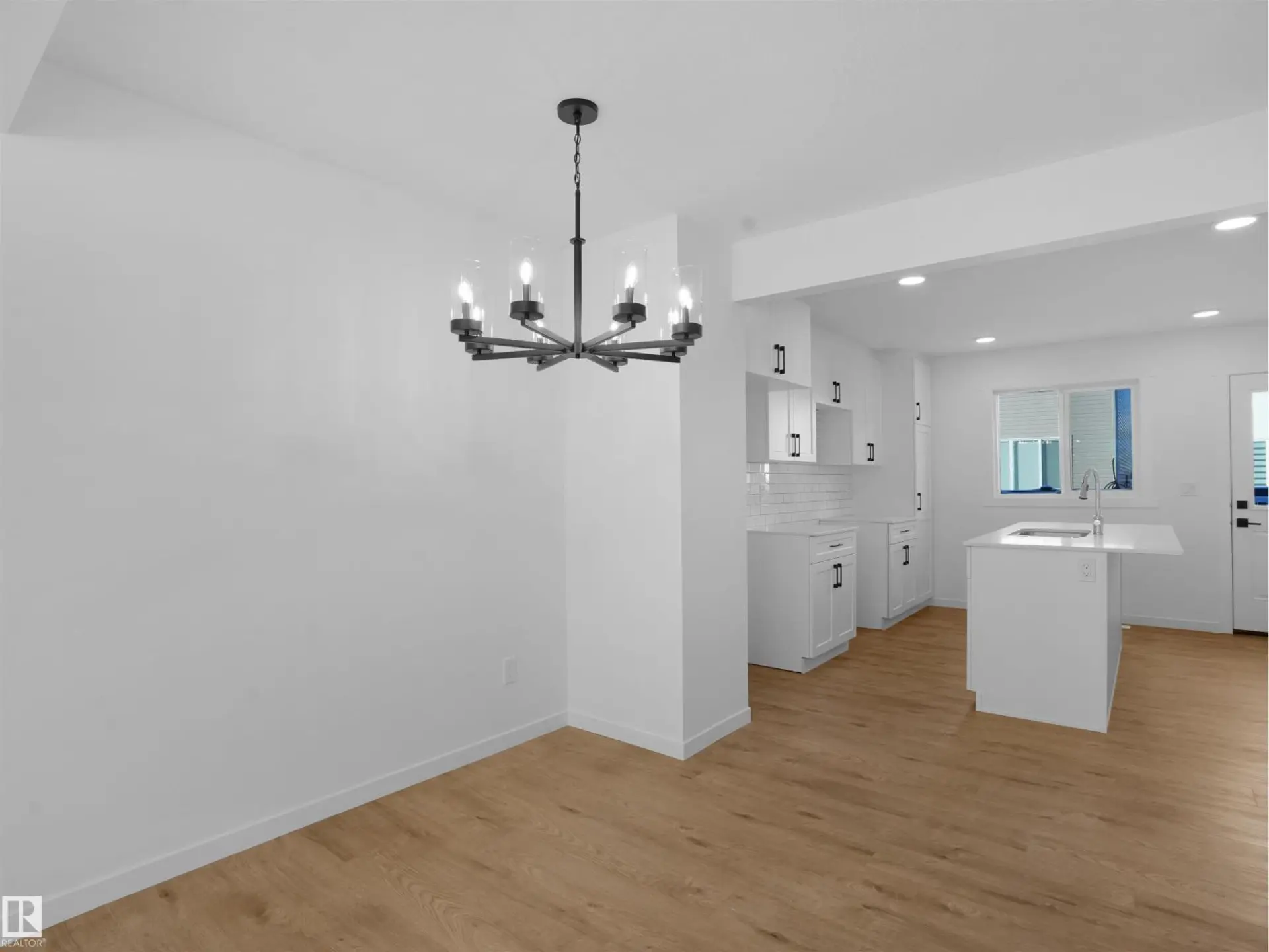 2 18640 18 AV NW - Image 4