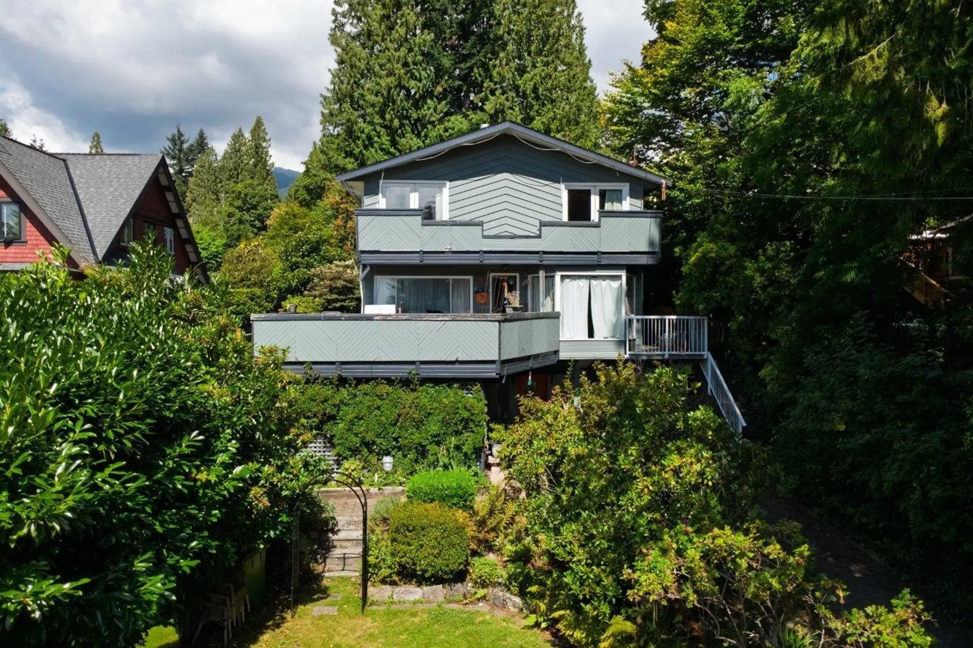 Property at 368 E Kings Road, North Vancouver, BC