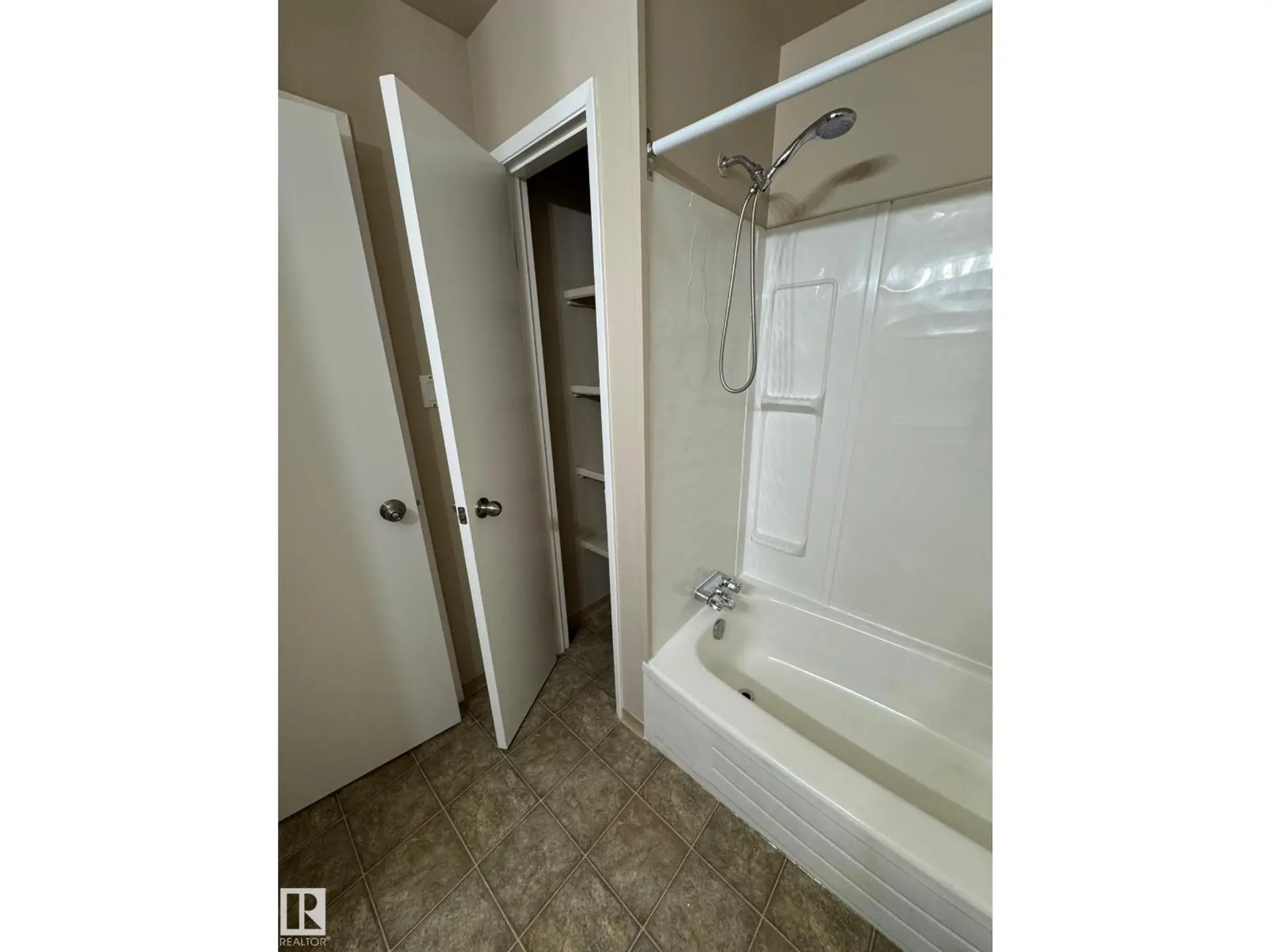 #315 7220 144 AV NW - Image 11