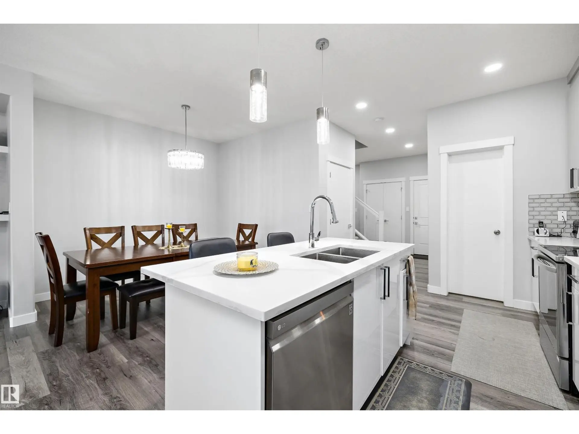 6506 167A AV NW - Image 6
