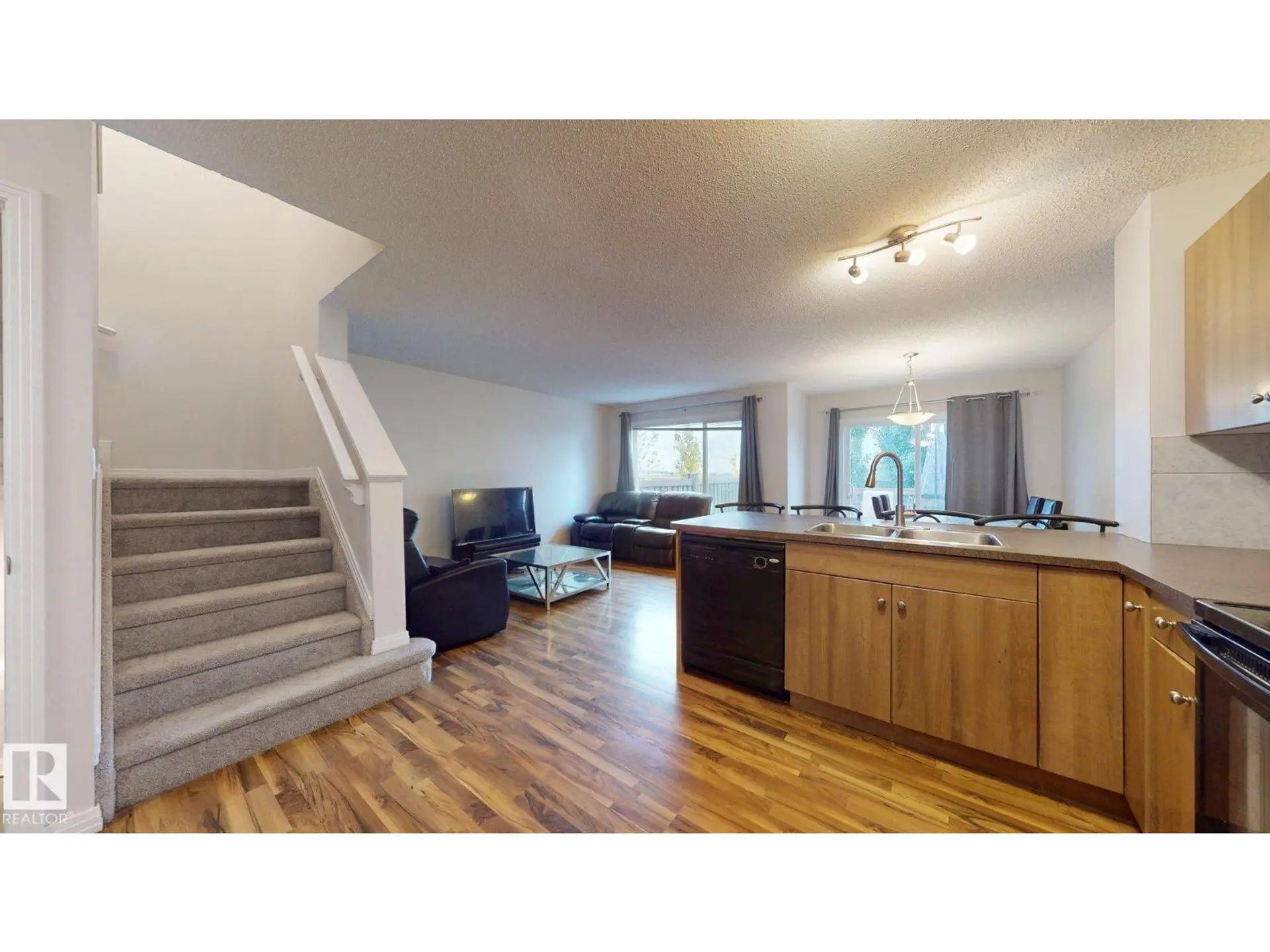 1030 177A ST SW - Image 7