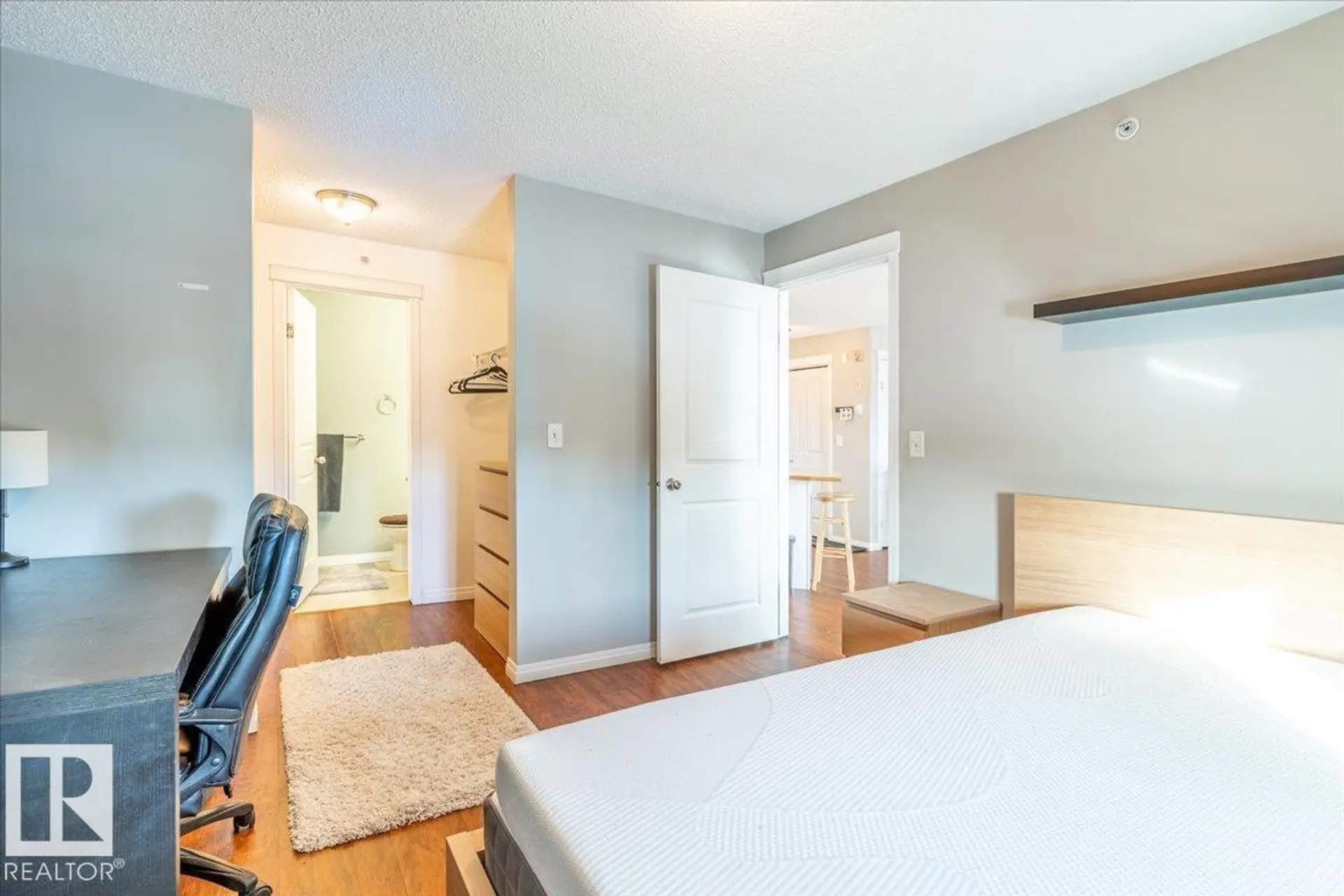 #523 10535 122 ST NW NW - Image 11