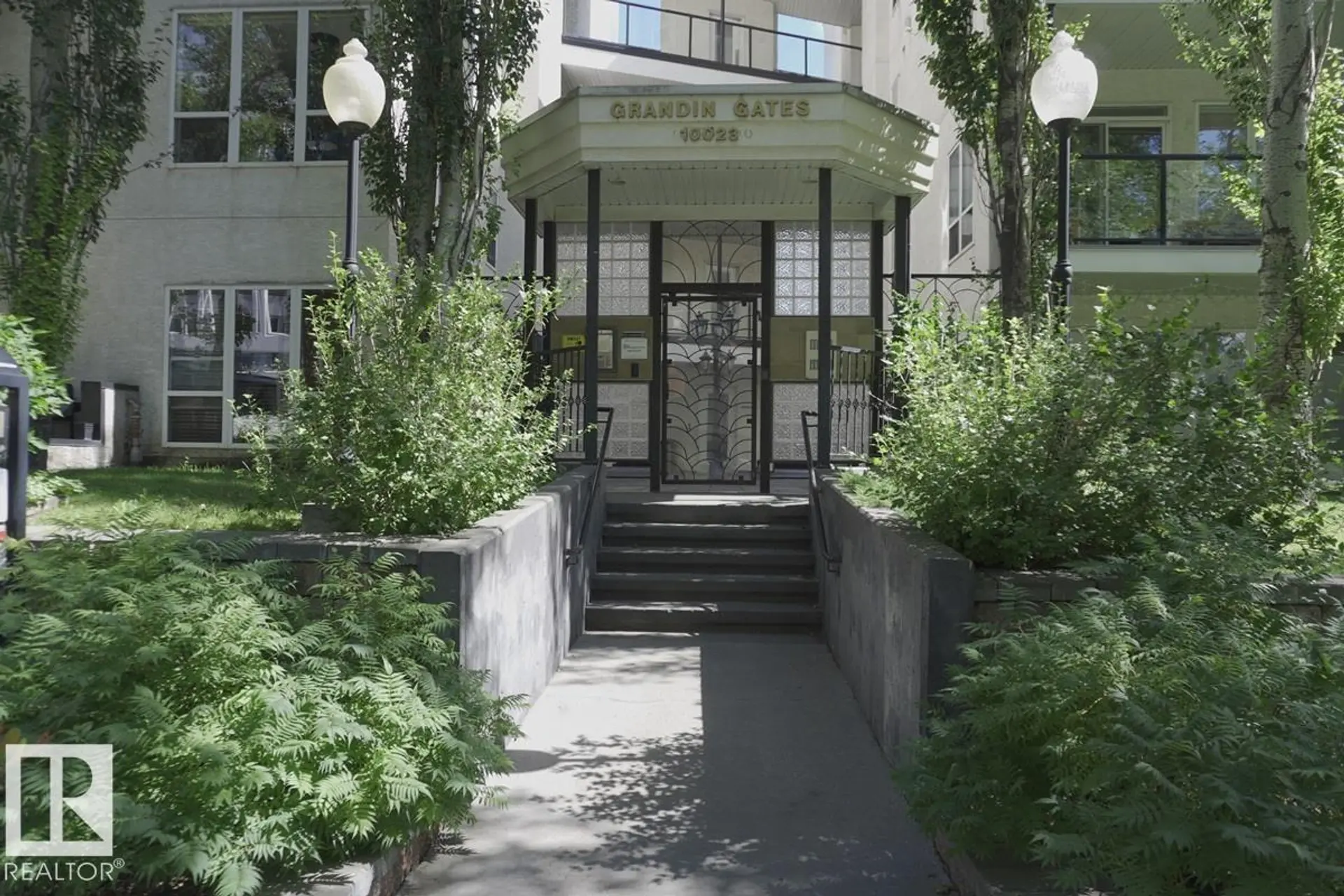 #434 10023 110 ST NW - Image 1