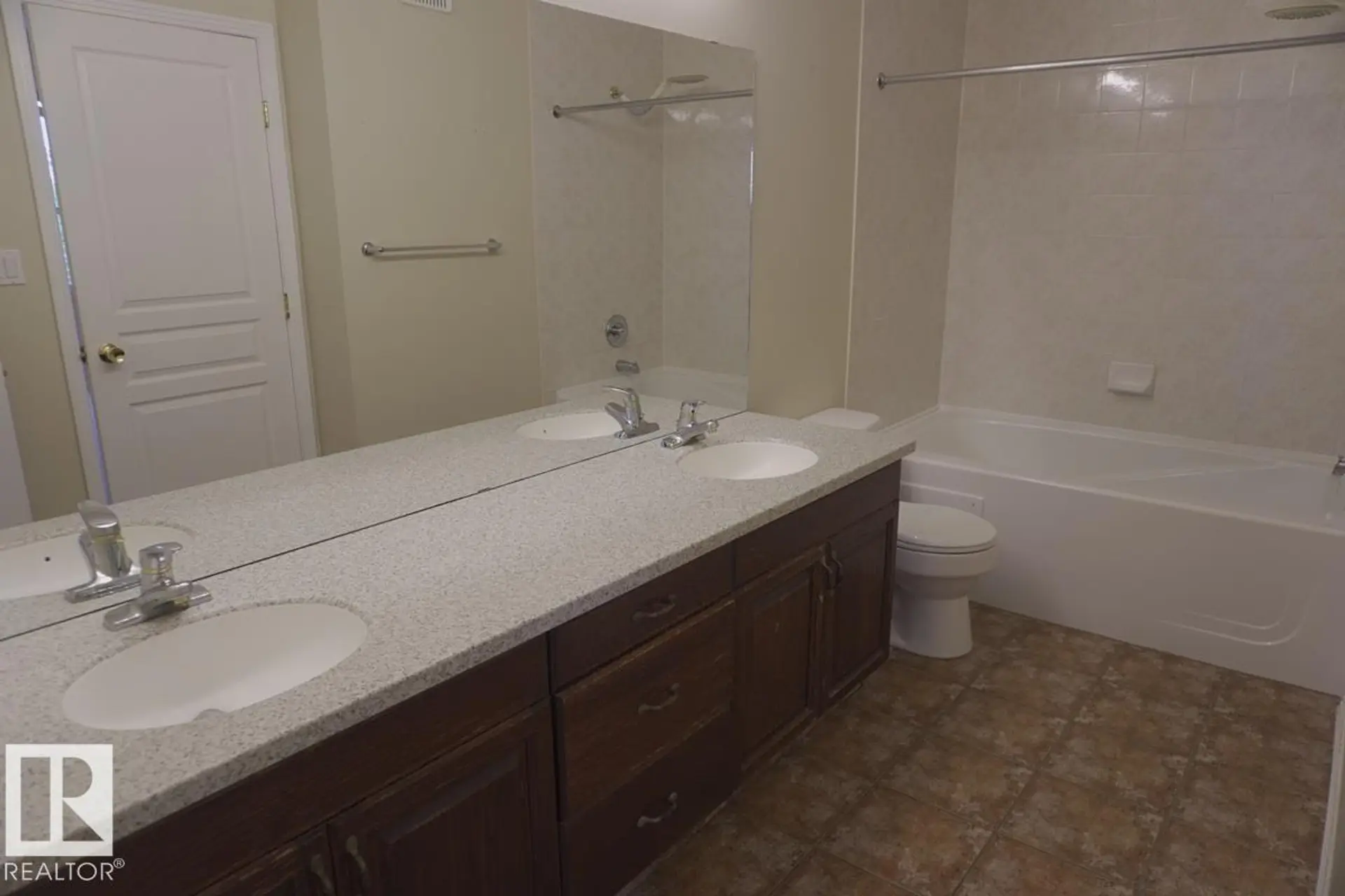 #434 10023 110 ST NW - Image 13
