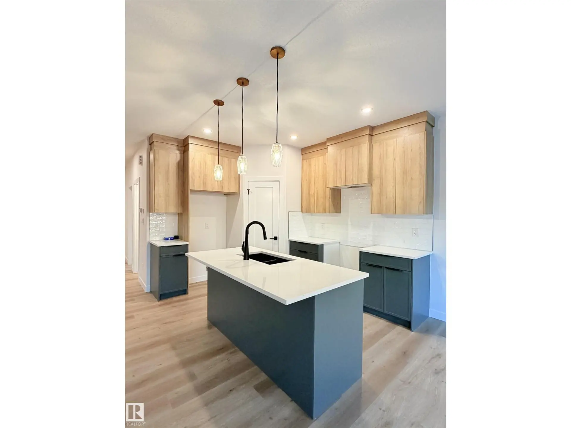 3150 MAGPIE WAY NW - Image 3