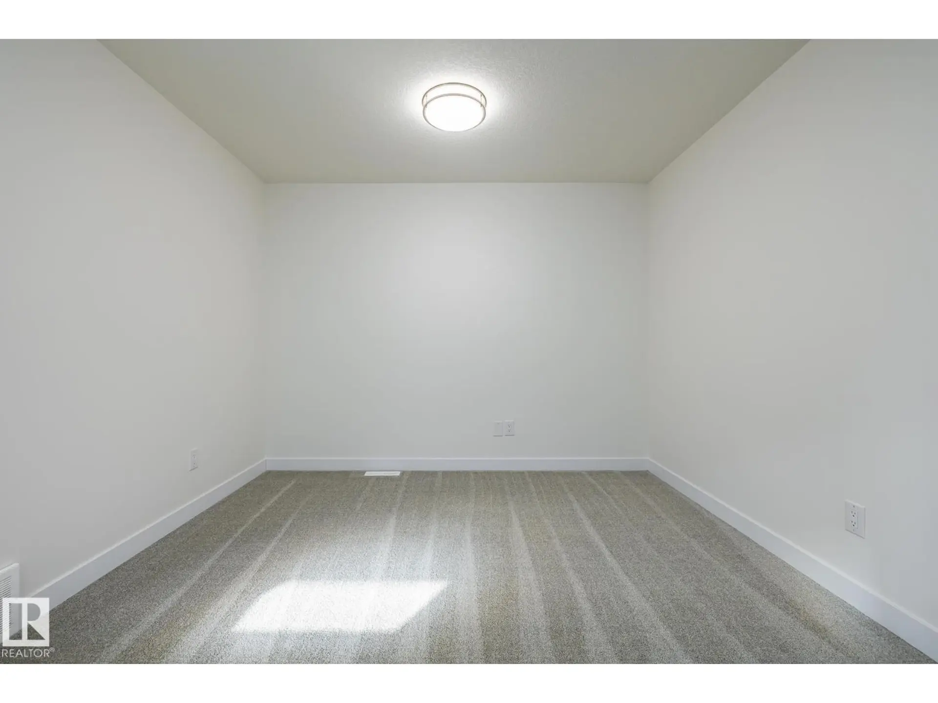 1531 211 ST NW - Image 11
