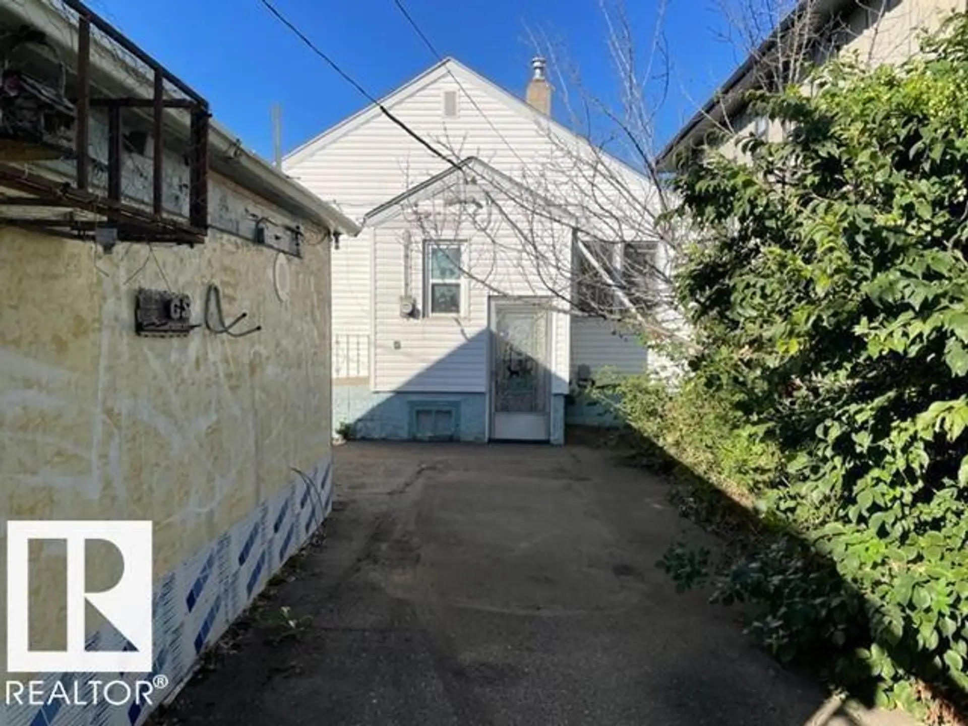 10917 96 ST NW - Image 2