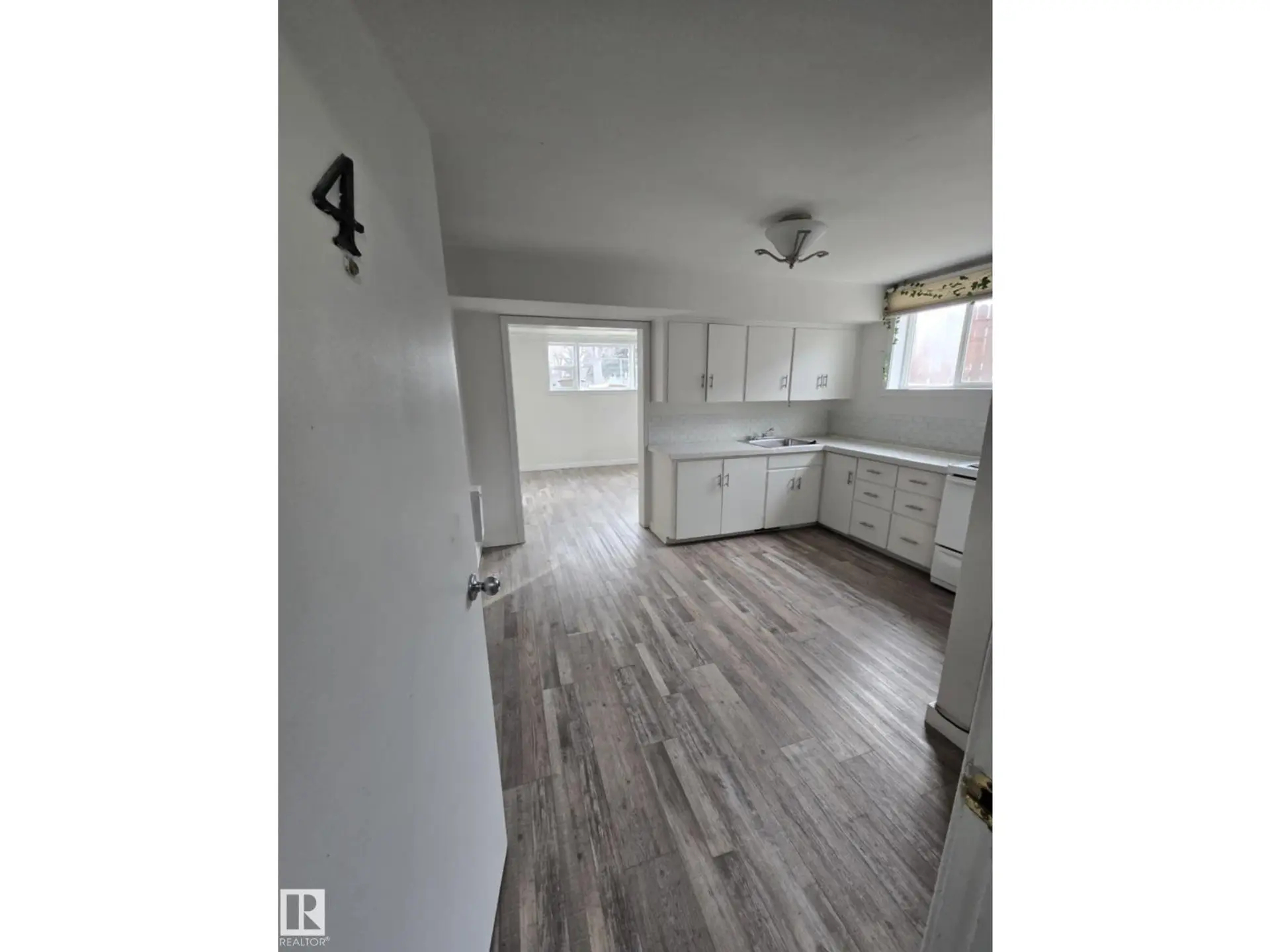 6422 132 AV NW - Image 11