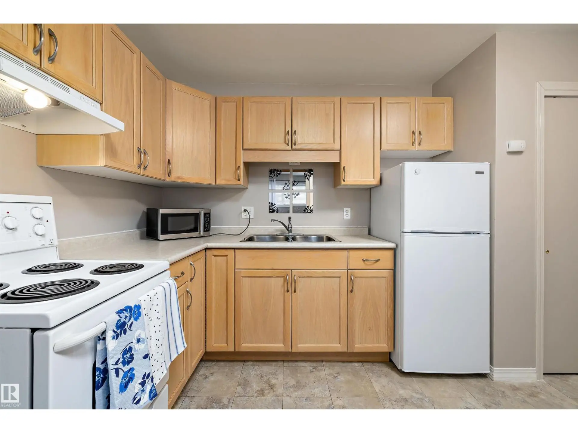 #4 8803 101 ST NW - Image 3