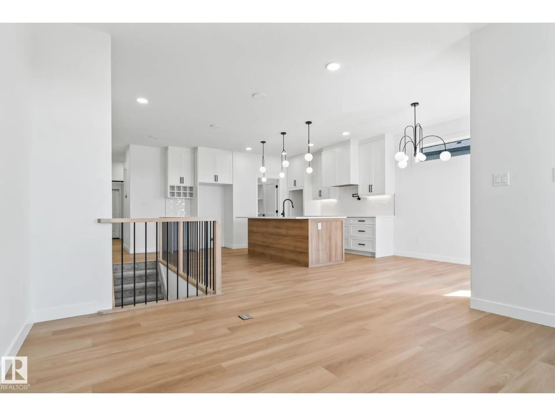1411 REDPOLL COURT NW - Image 8
