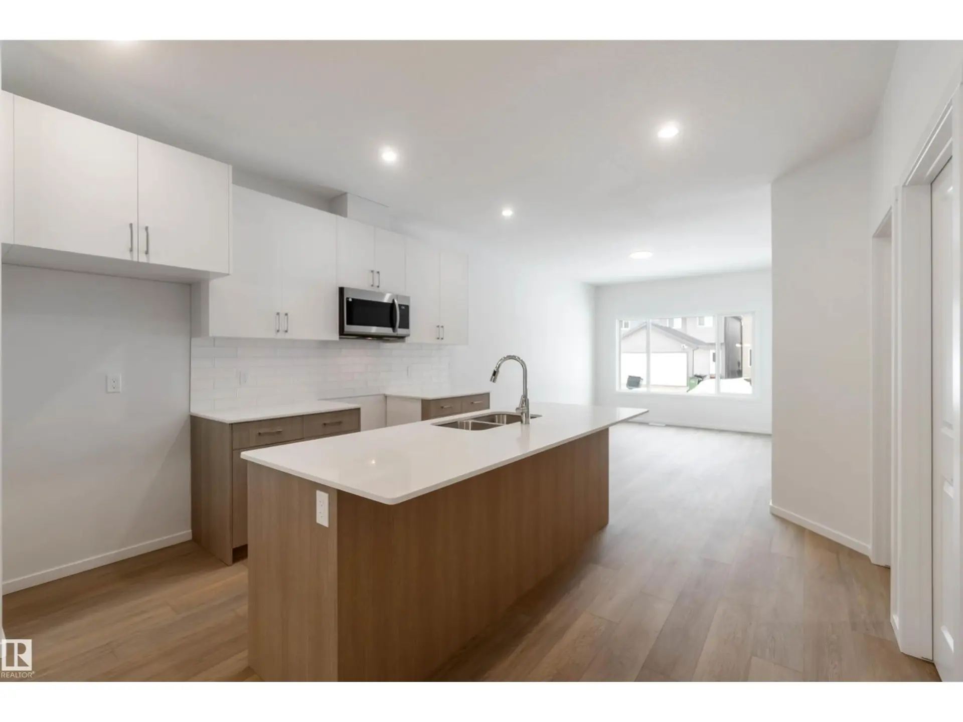 18912 28 AV NW - Image 2