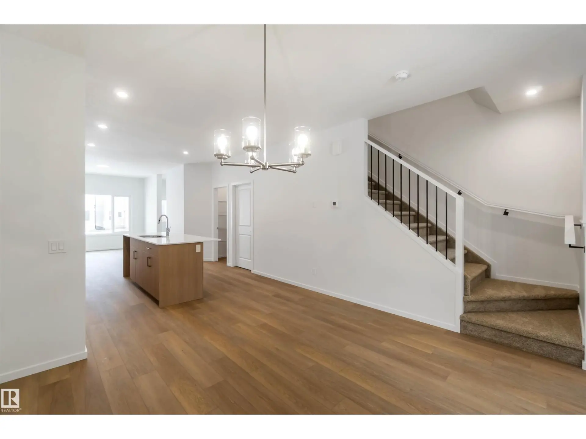 18912 28 AV NW - Image 8