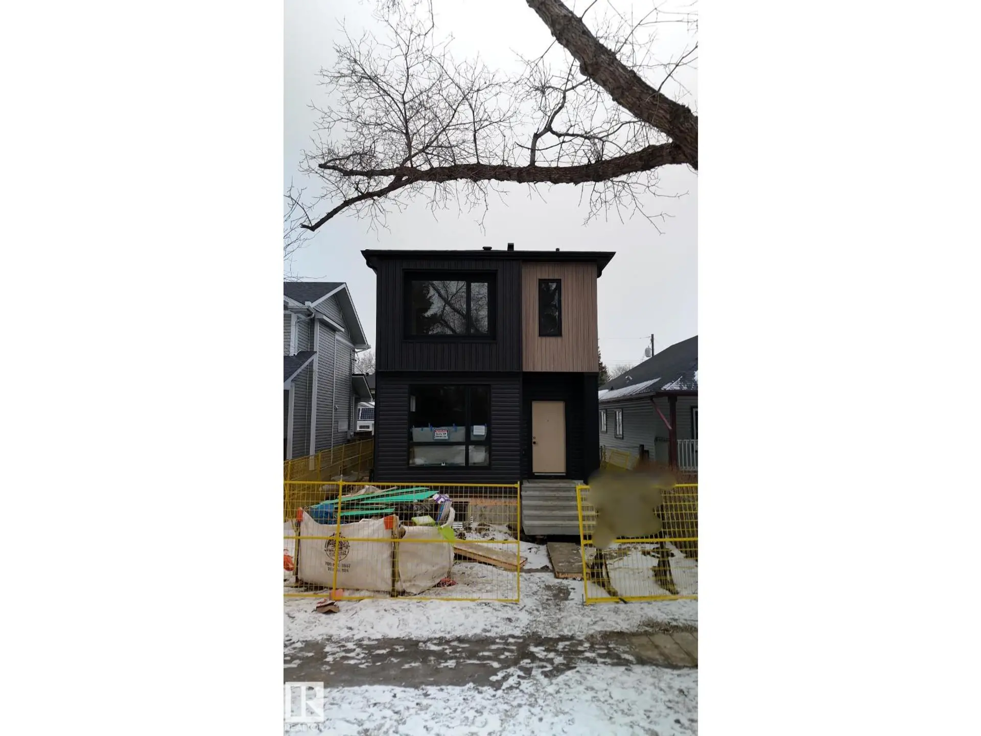 10352/10354 147 ST NW NW - Image 2