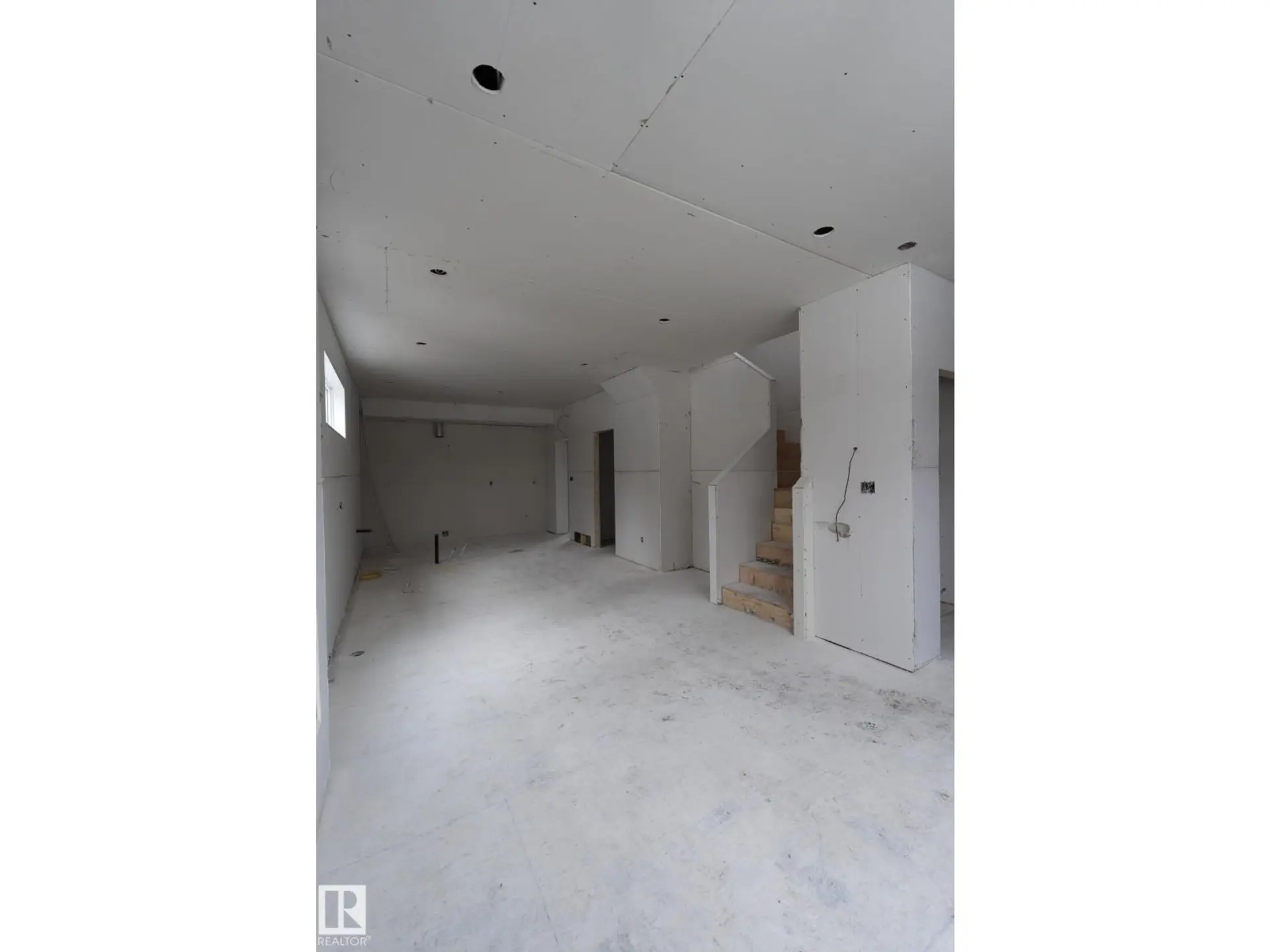 10352/10354 147 ST NW NW - Image 4