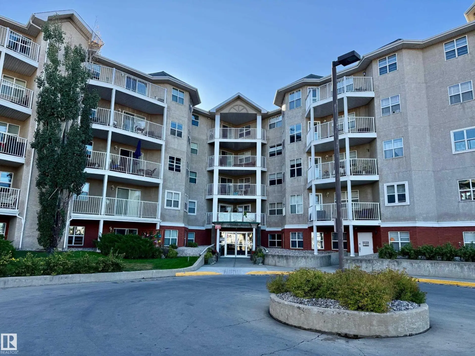 #404 8315 83 ST NW - Image 1