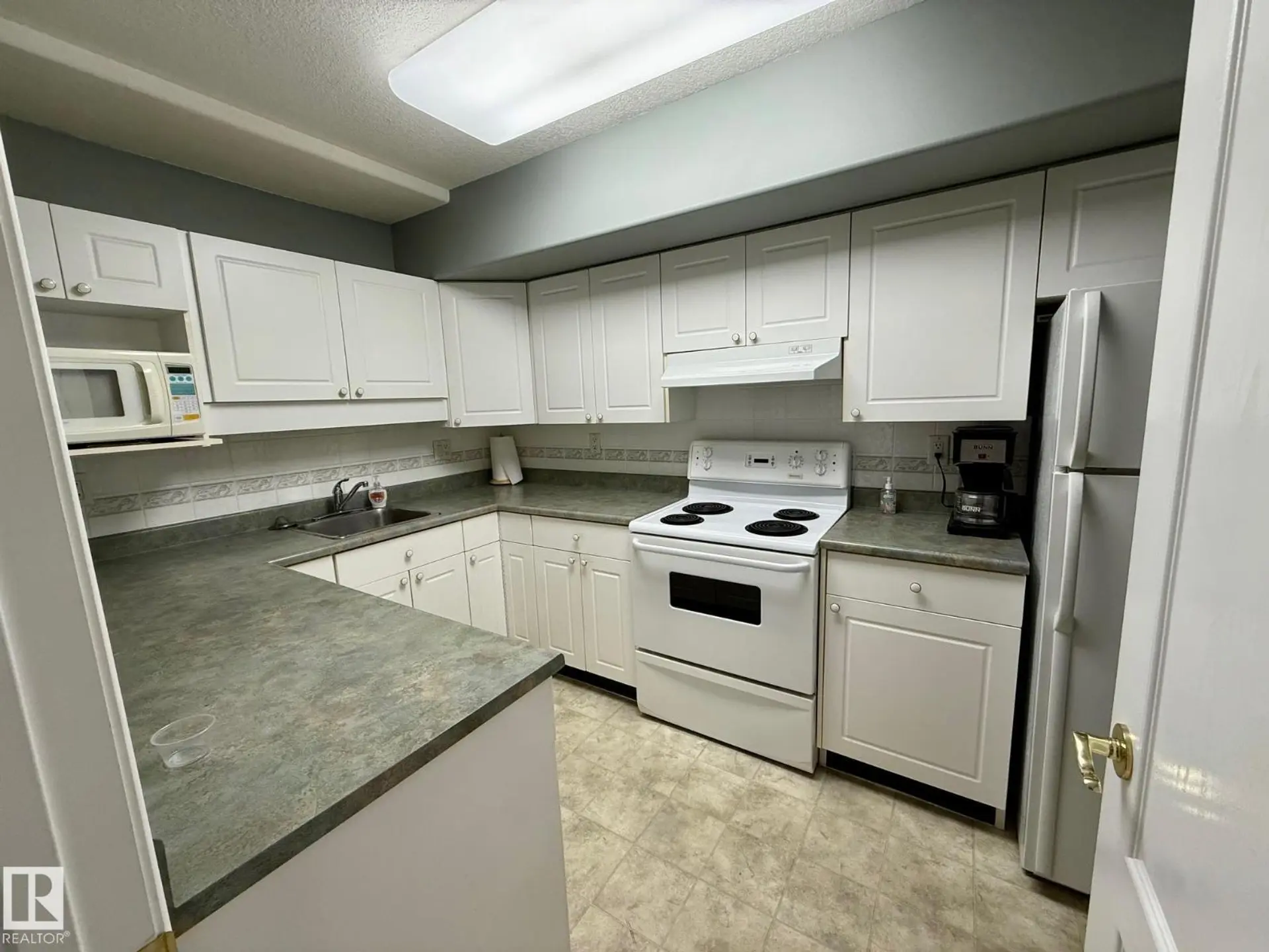 #404 8315 83 ST NW - Image 16