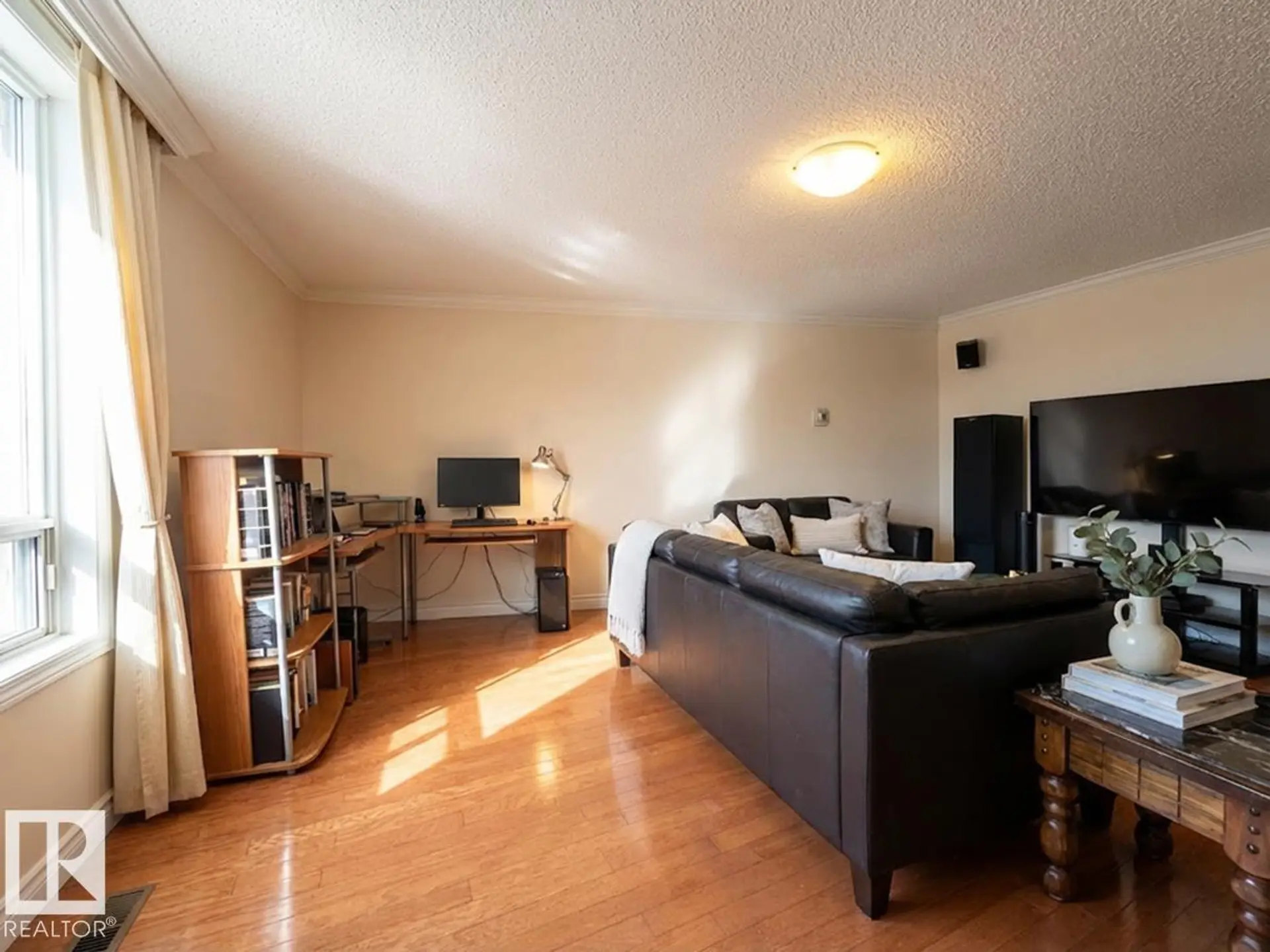 #1401 10883 SASKATCHEWAN DR NW - Image 9