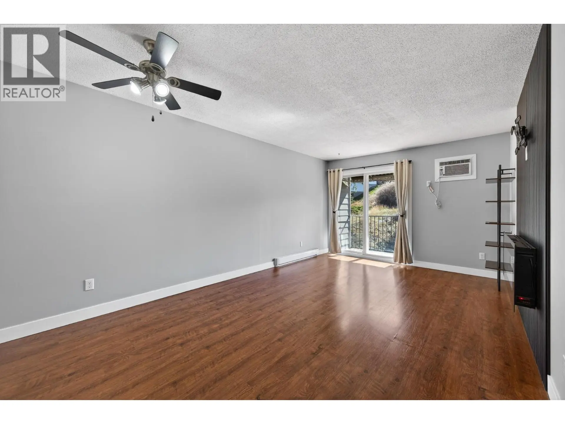 #306 751 GRANDVIEW Terrace - Image 3
