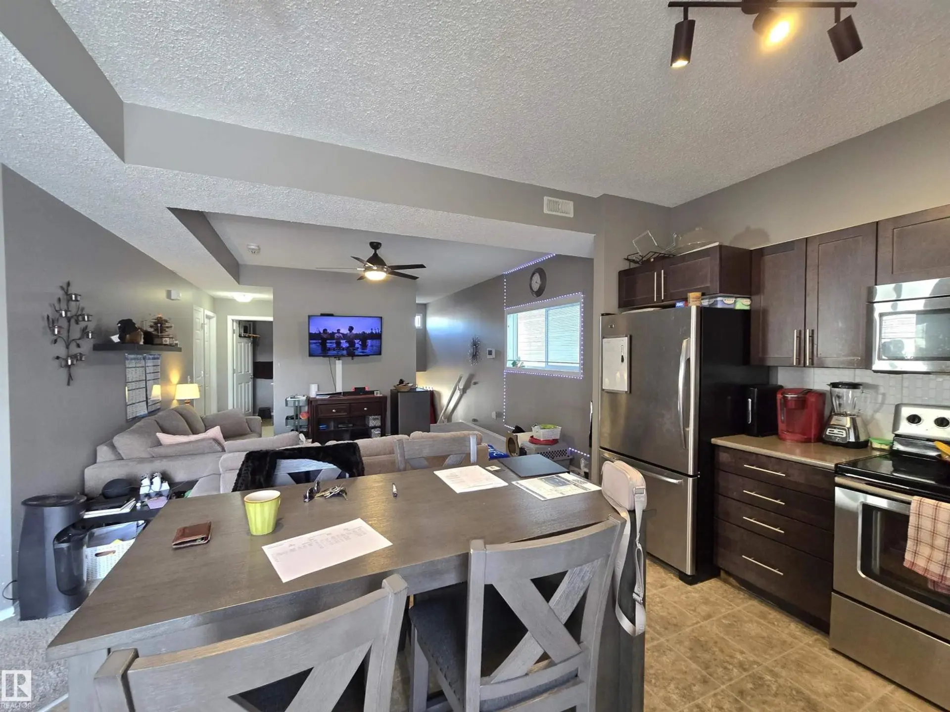 #24 6520 2 AV SW SW - Image 4
