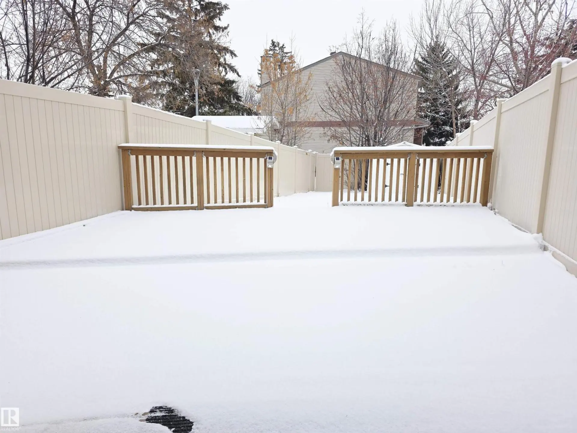 #2 10205 158 AV NW - Image 19