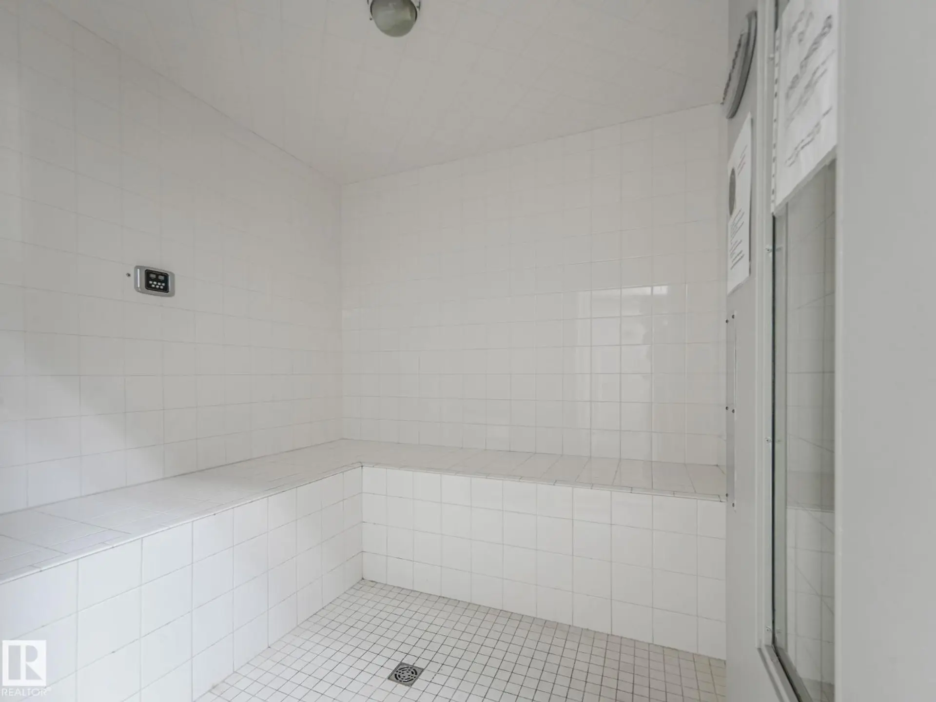#412 12408 15 AV SW - Image 17