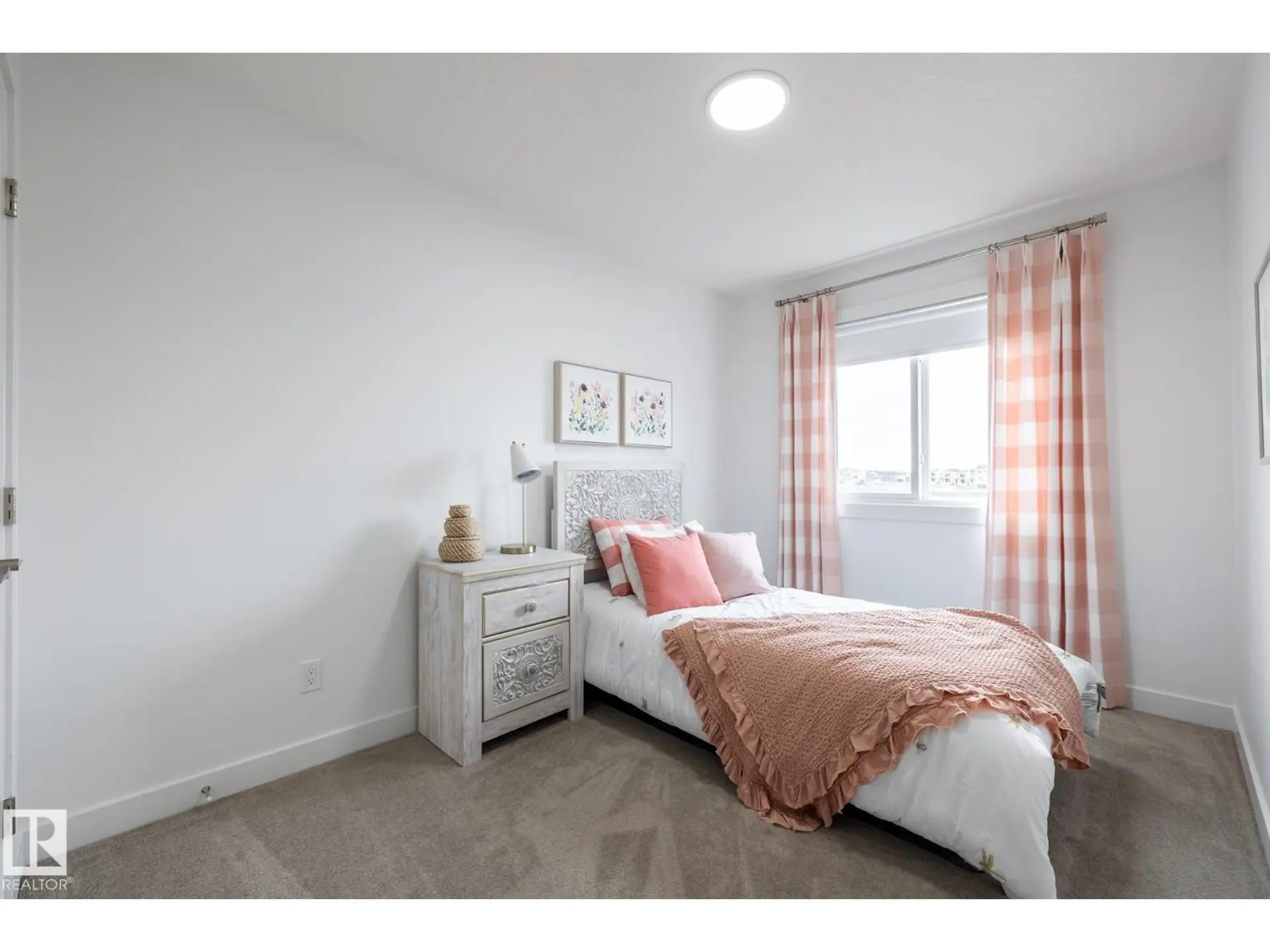 555 172 AV NE - Image 19