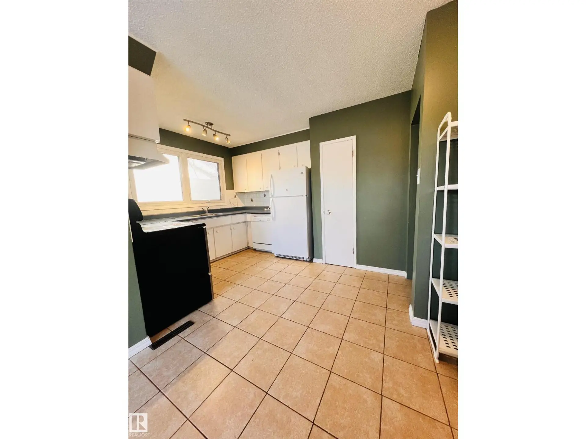 11459 51 AV NW - Image 6