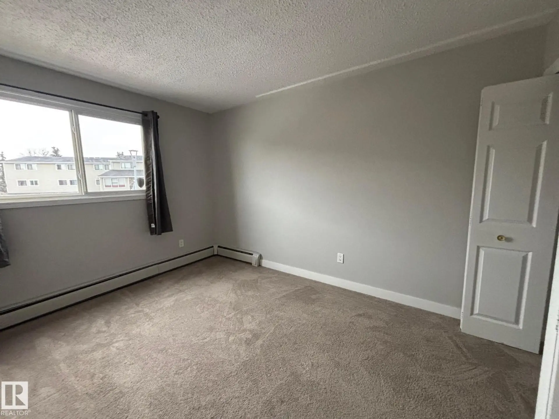 #40 13590 38 ST NW - Image 11