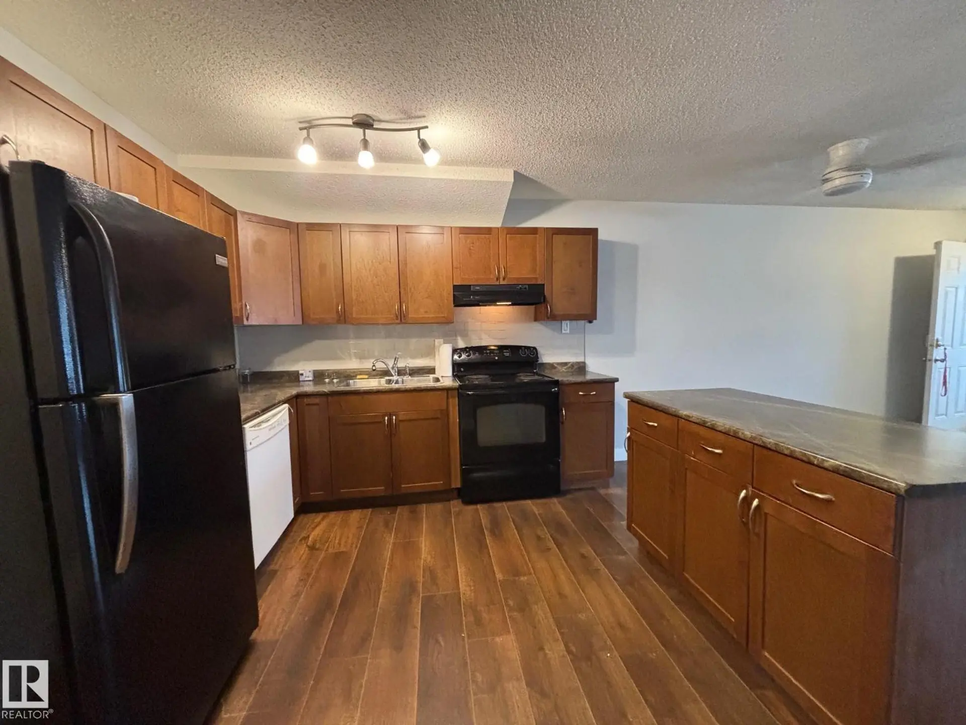#40 13590 38 ST NW - Image 6