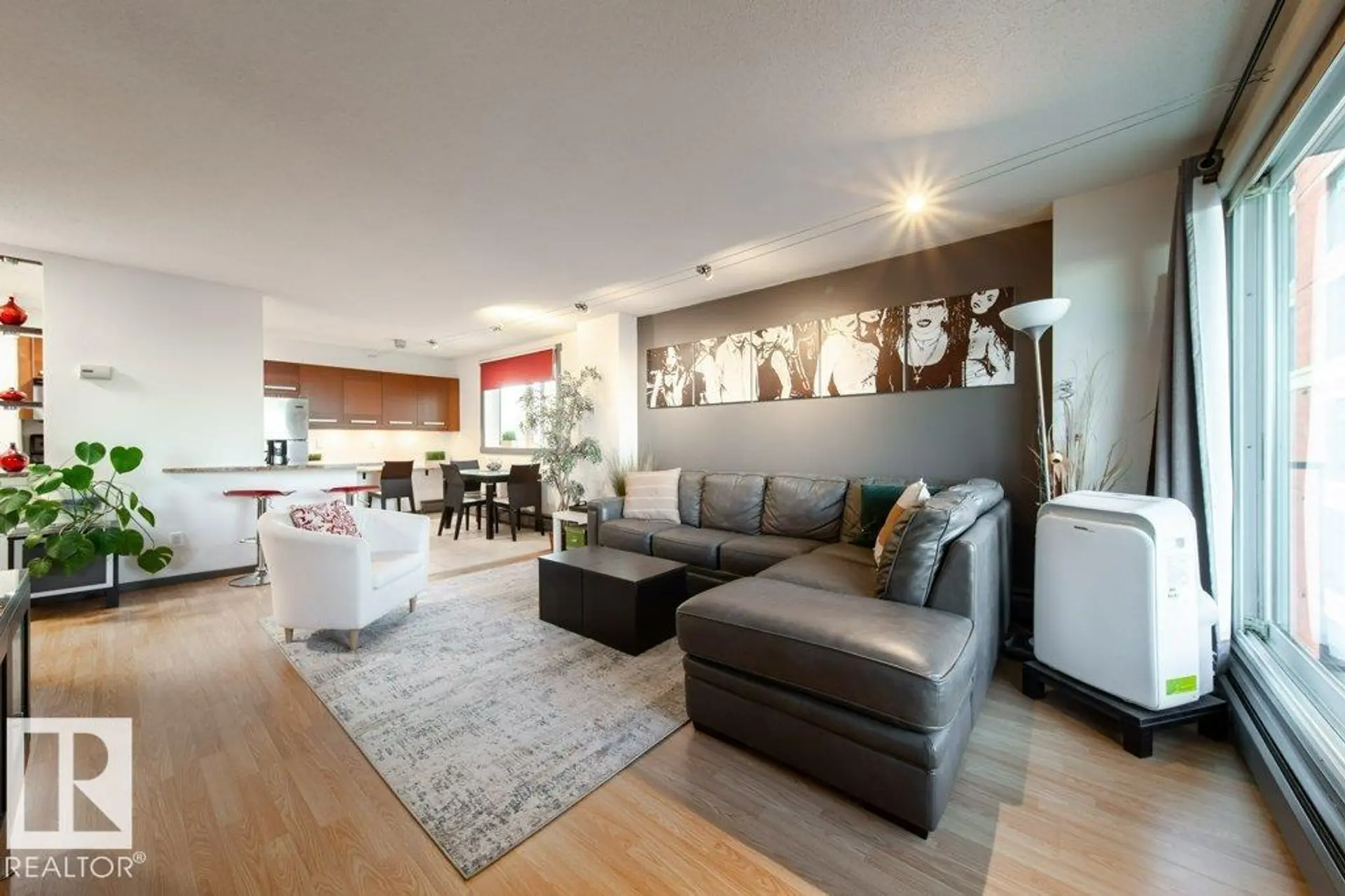 #1007 9028 JASPER AV NW - Image 4
