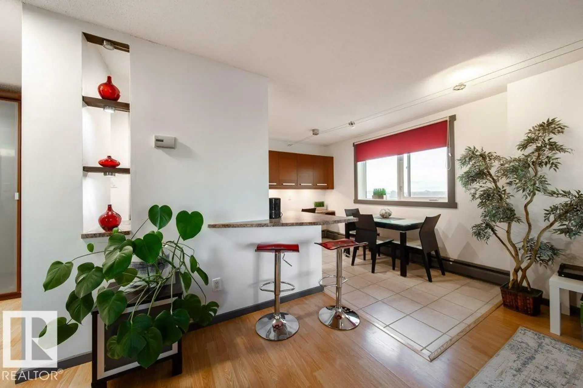#1007 9028 JASPER AV NW - Image 6