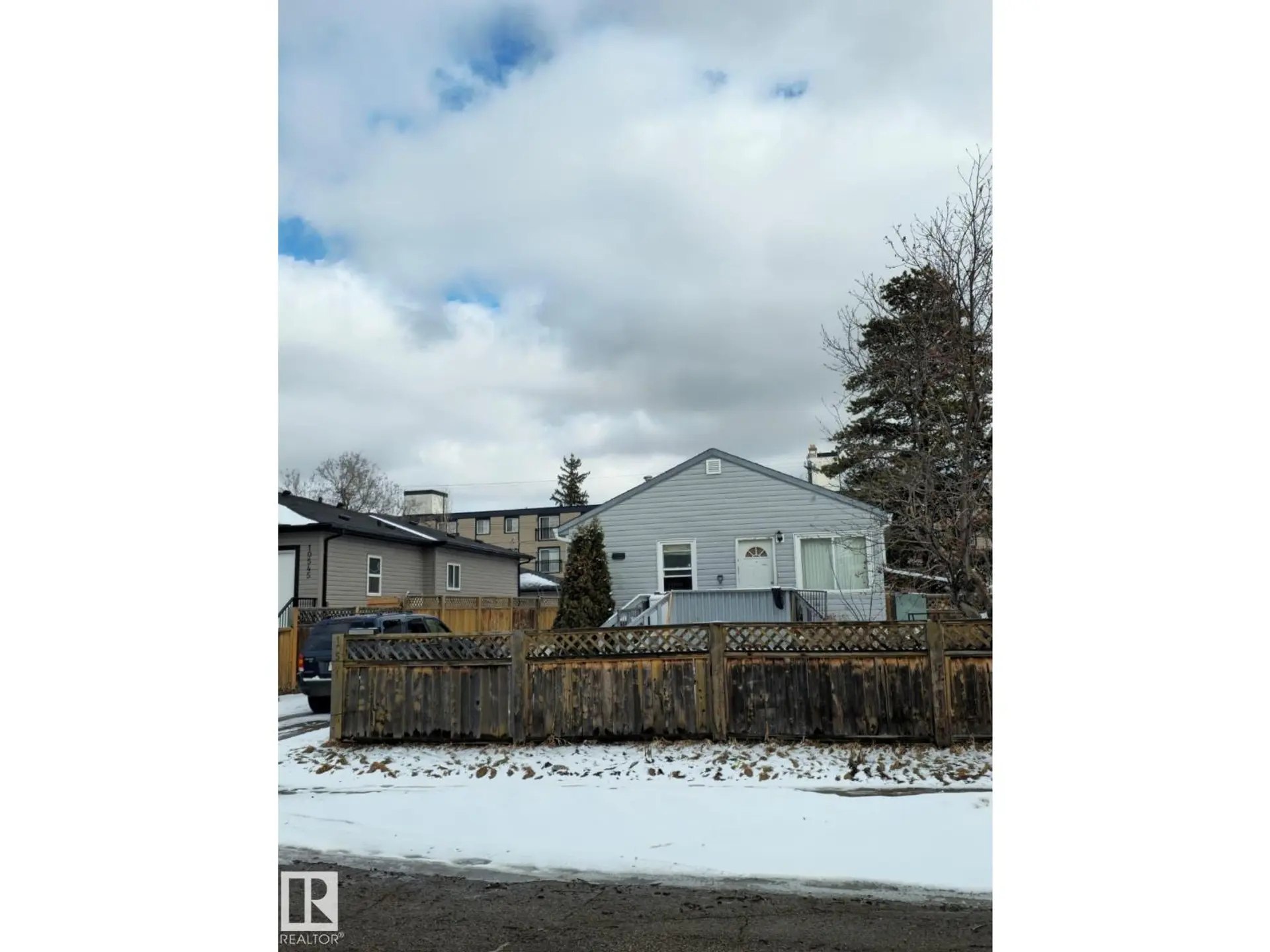 10541 157 ST NW - Image 1