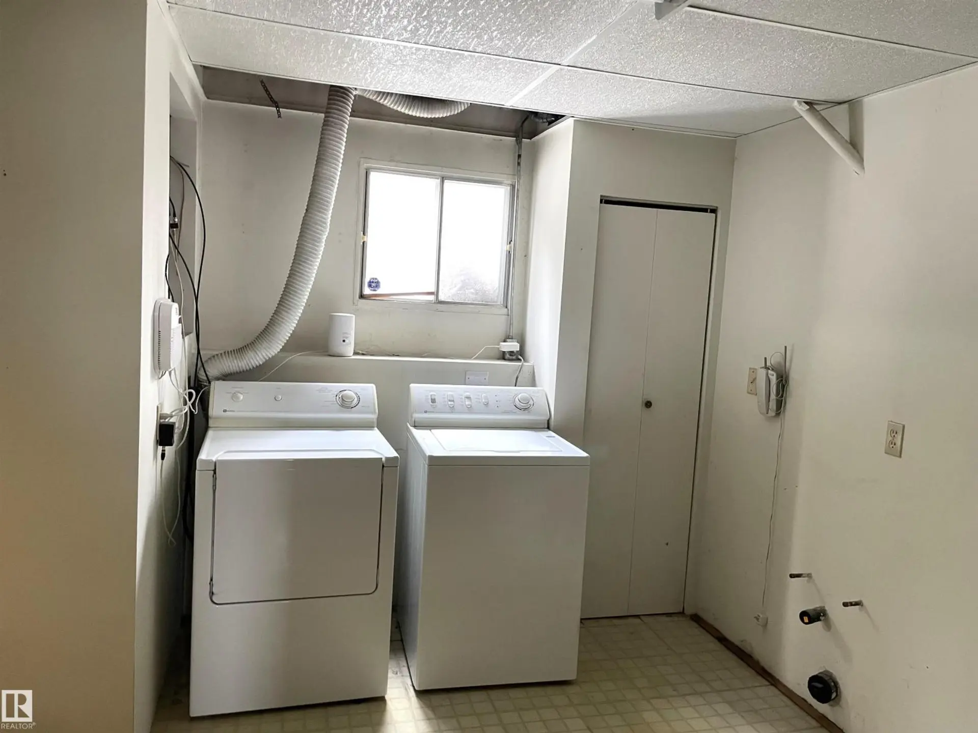 6808 11 AV NW - Image 14