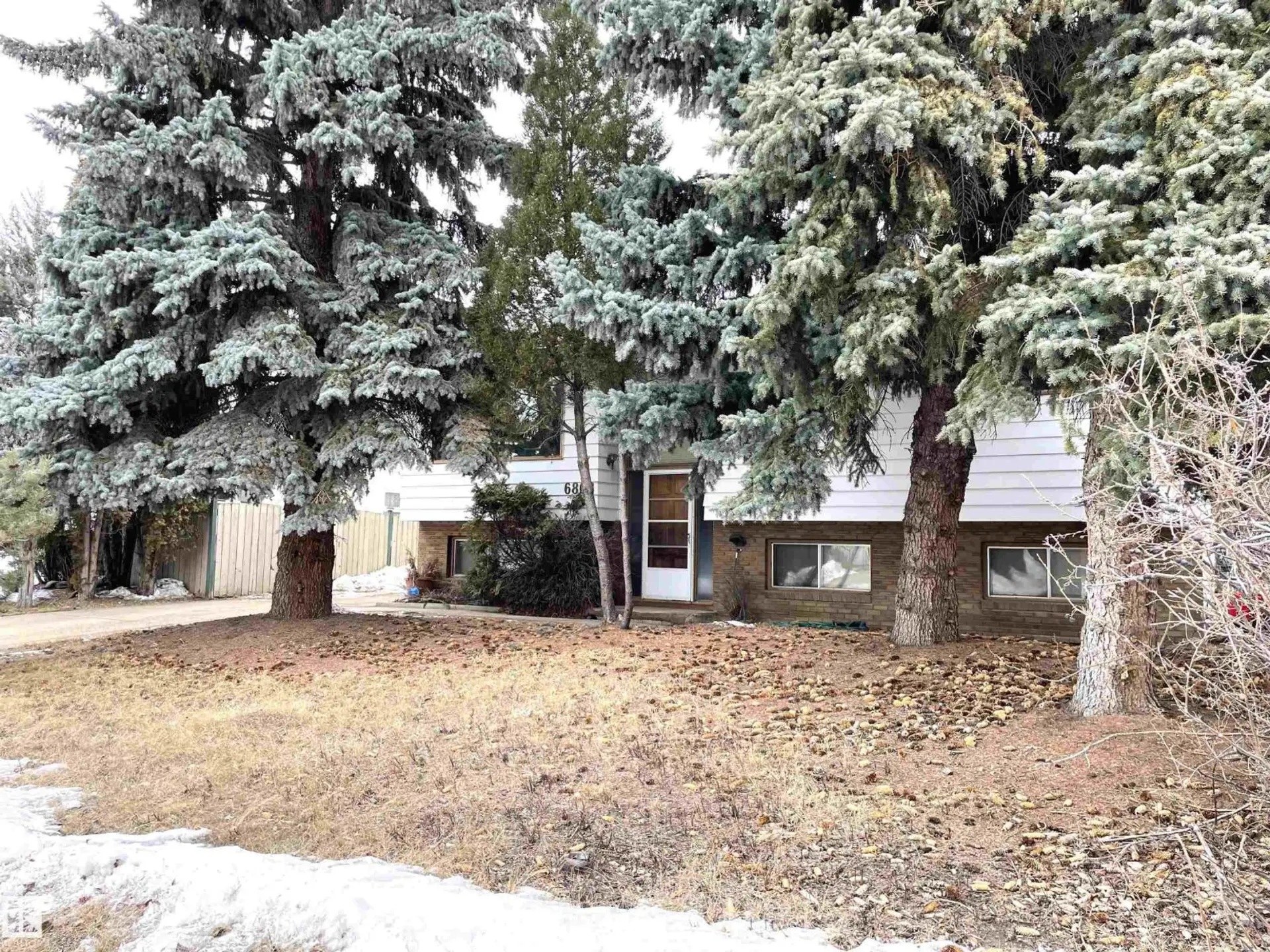 6808 11 AV NW - Image 2