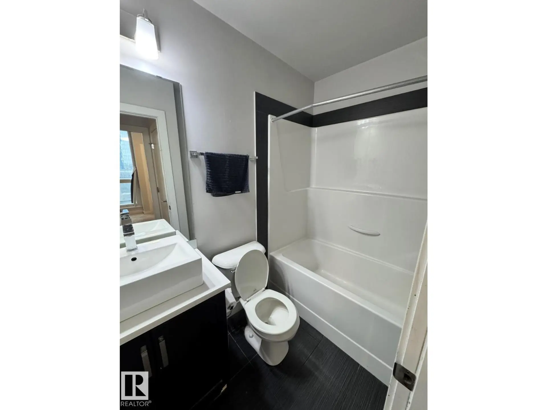 #802 10238 103 ST NW - Image 9