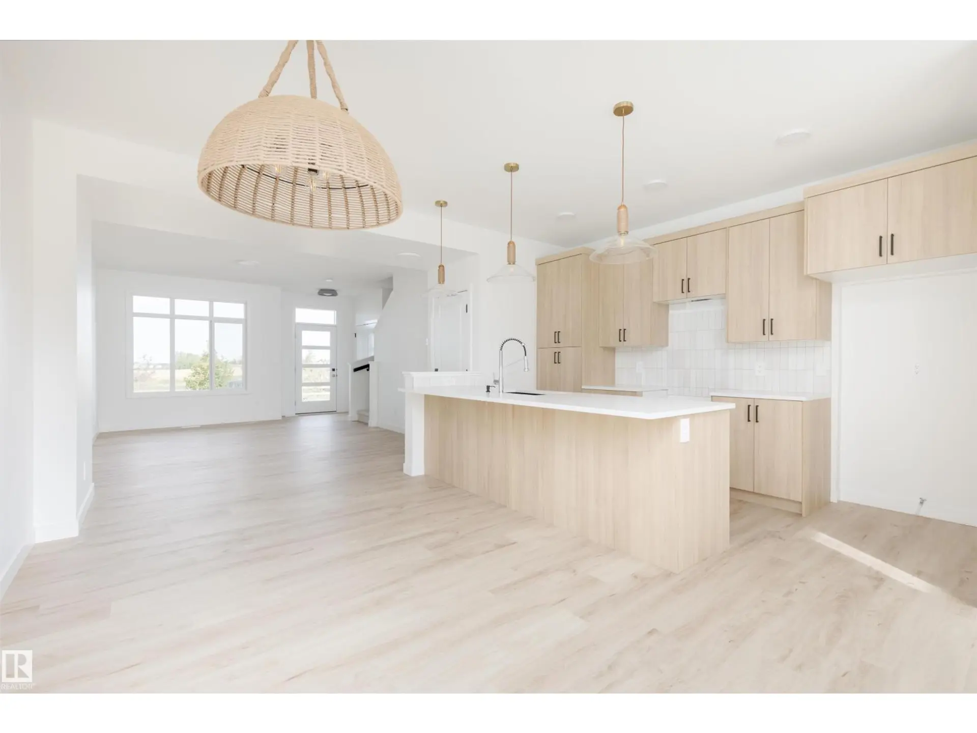 2638 62 ST SW - Image 3