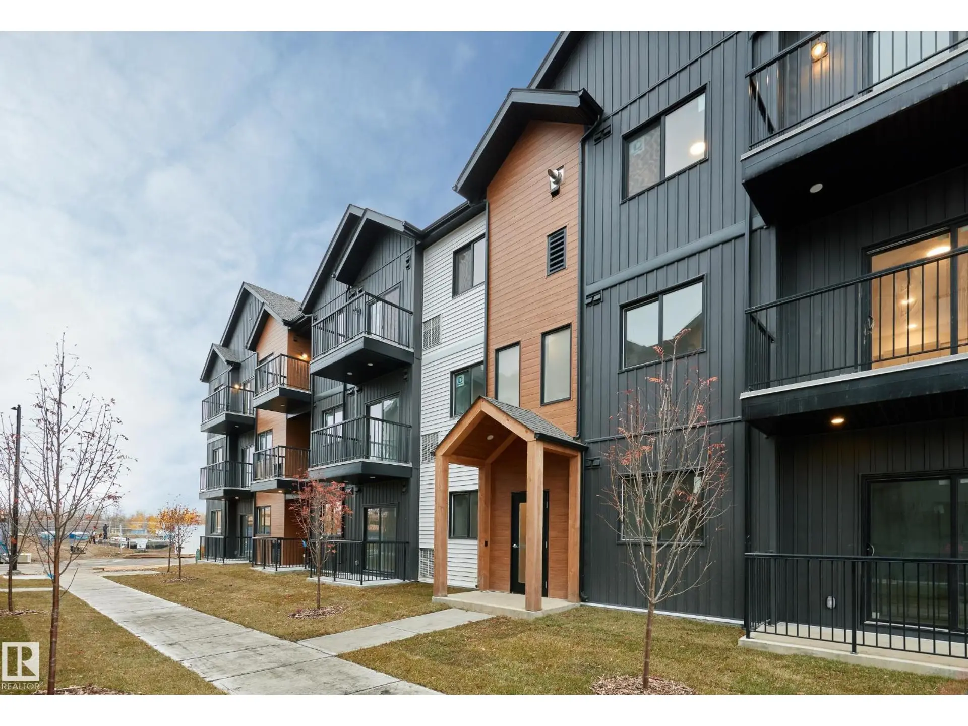 #104 3715 141 ST SW - Image 1